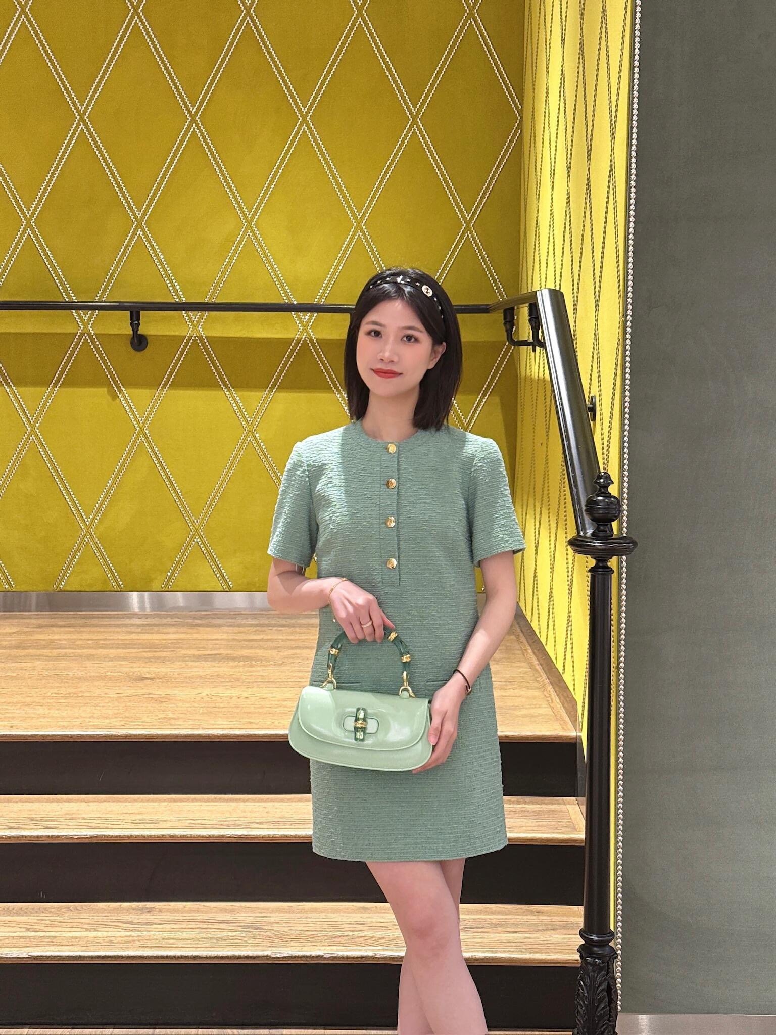 Gucci 구찌 뱀부 1947 탑핸들백 스무스 레더 화이트 블루 뱀부 핸들 골드 하드웨어 1