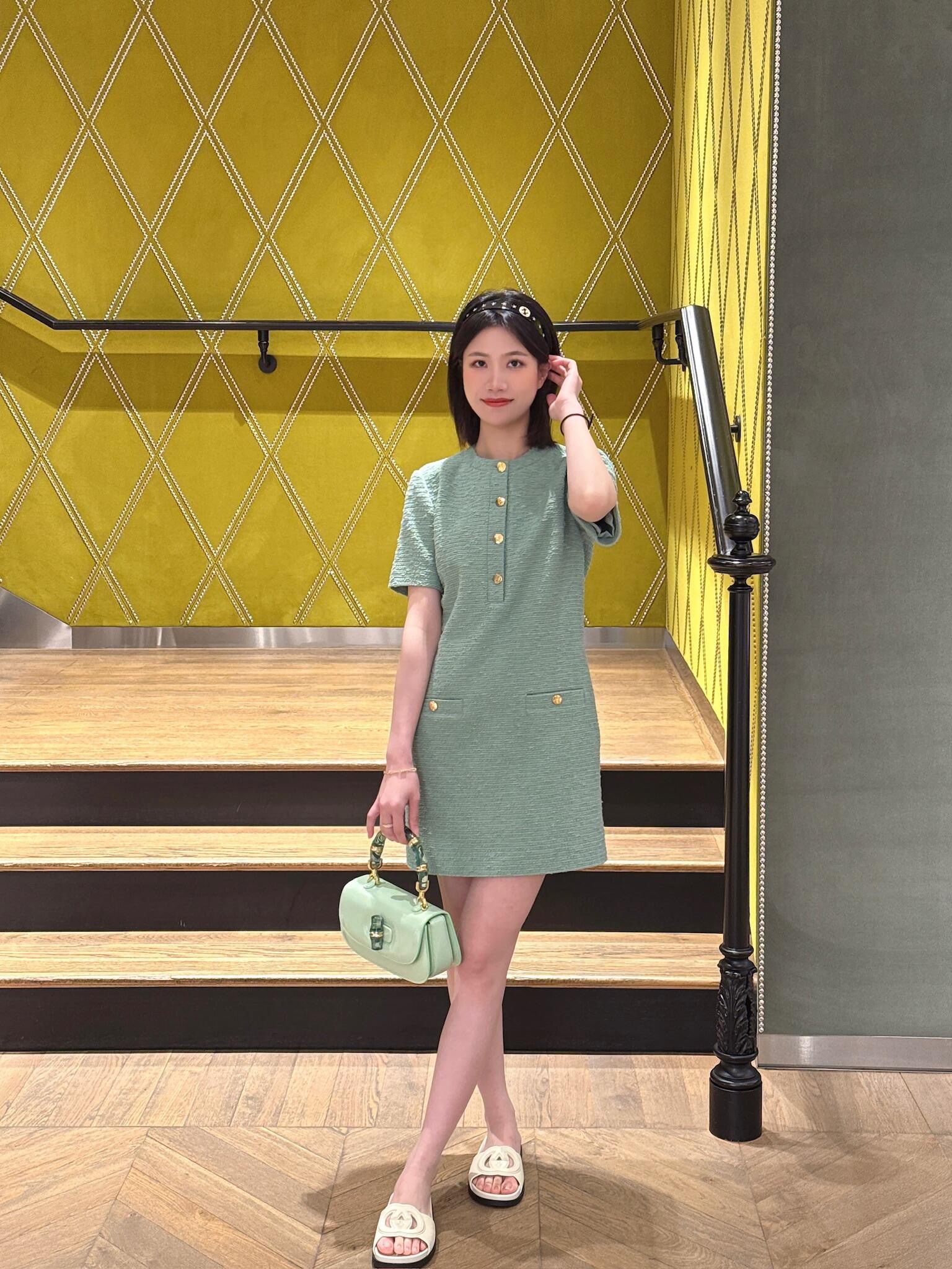 Gucci 구찌 뱀부 1947 탑핸들백 스무스 레더 화이트 블루 뱀부 핸들 골드 하드웨어 2