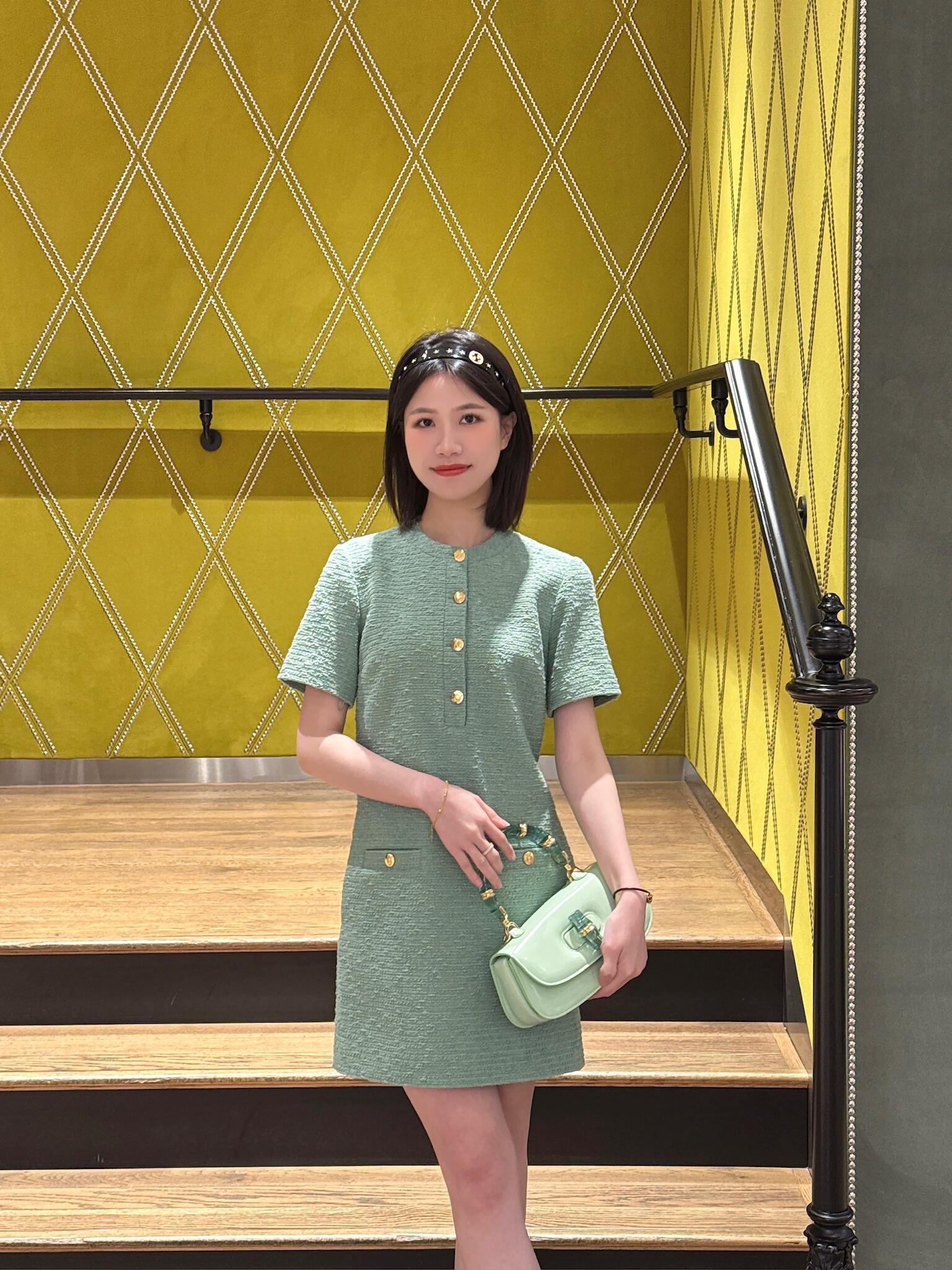 Gucci 구찌 뱀부 1947 탑핸들백 스무스 레더 화이트 블루 뱀부 핸들 골드 하드웨어 3