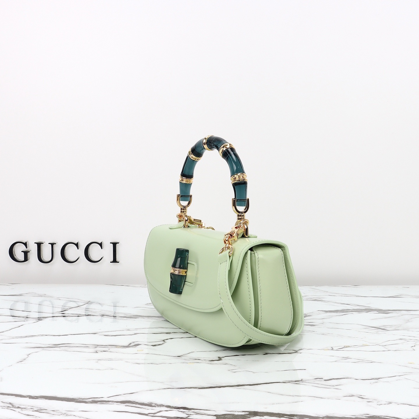 Gucci 구찌 뱀부 1947 탑핸들백 스무스 레더 화이트 블루 뱀부 핸들 골드 하드웨어 8