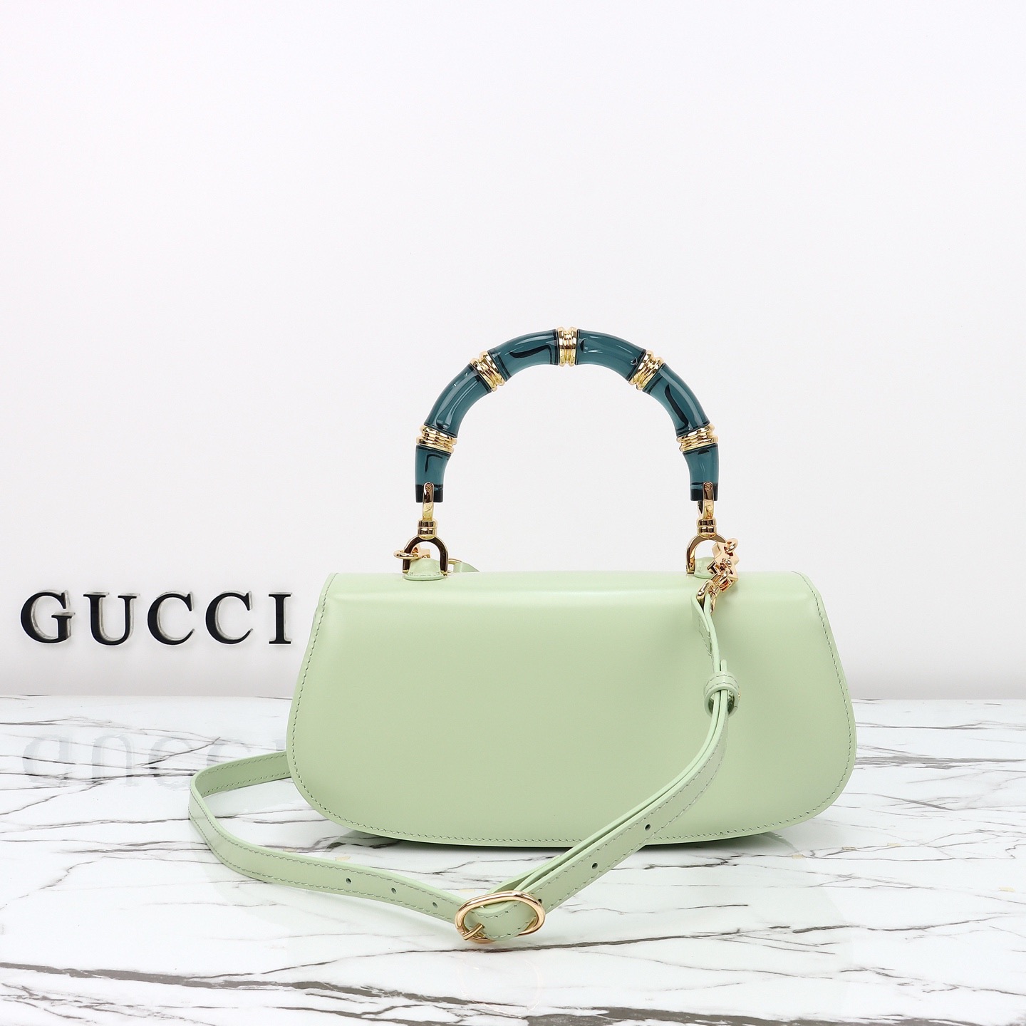 Gucci 구찌 뱀부 1947 탑핸들백 스무스 레더 화이트 블루 뱀부 핸들 골드 하드웨어 9