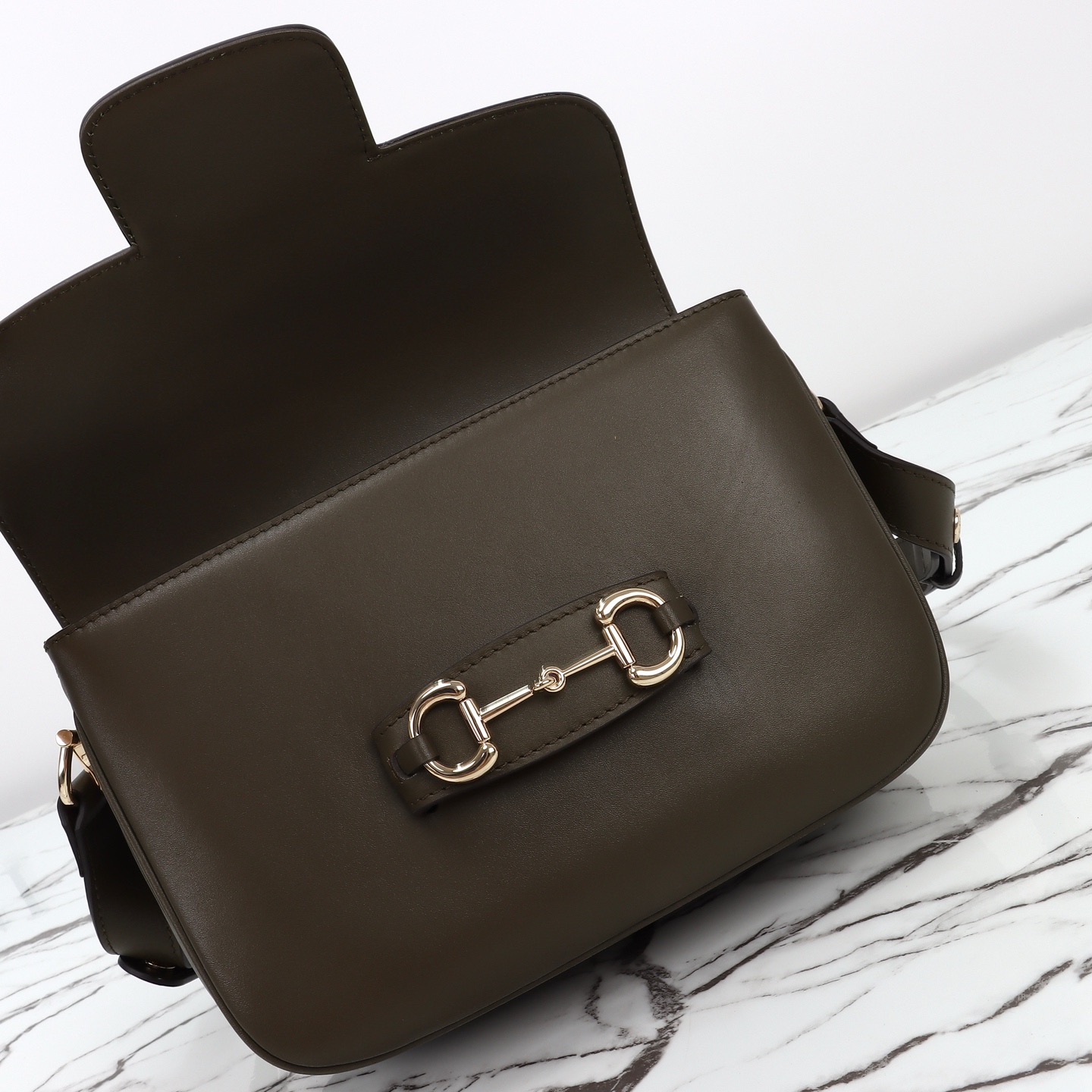 Gucci 구찌 홀스빗 레더 크로스백 포레스트 그린 골드 하드웨어 9