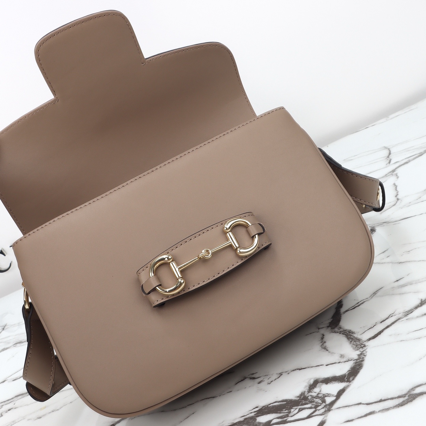 Gucci 구찌 홀스빗 레더 크로스백 포레스트 그린 골드 하드웨어 7