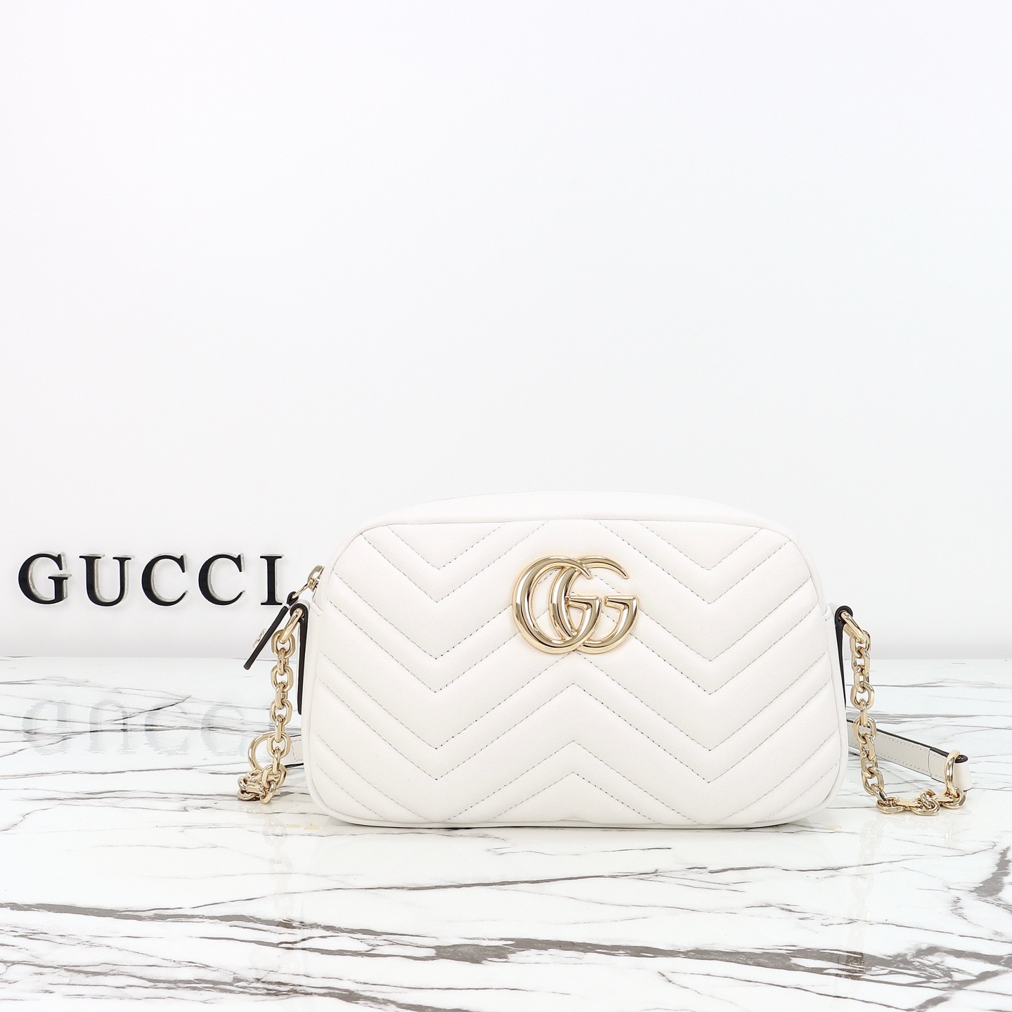 Gucci 구찌 GG 마몬트 카메라백 스몰 레더 화이트 골드 하드웨어 855273 1
