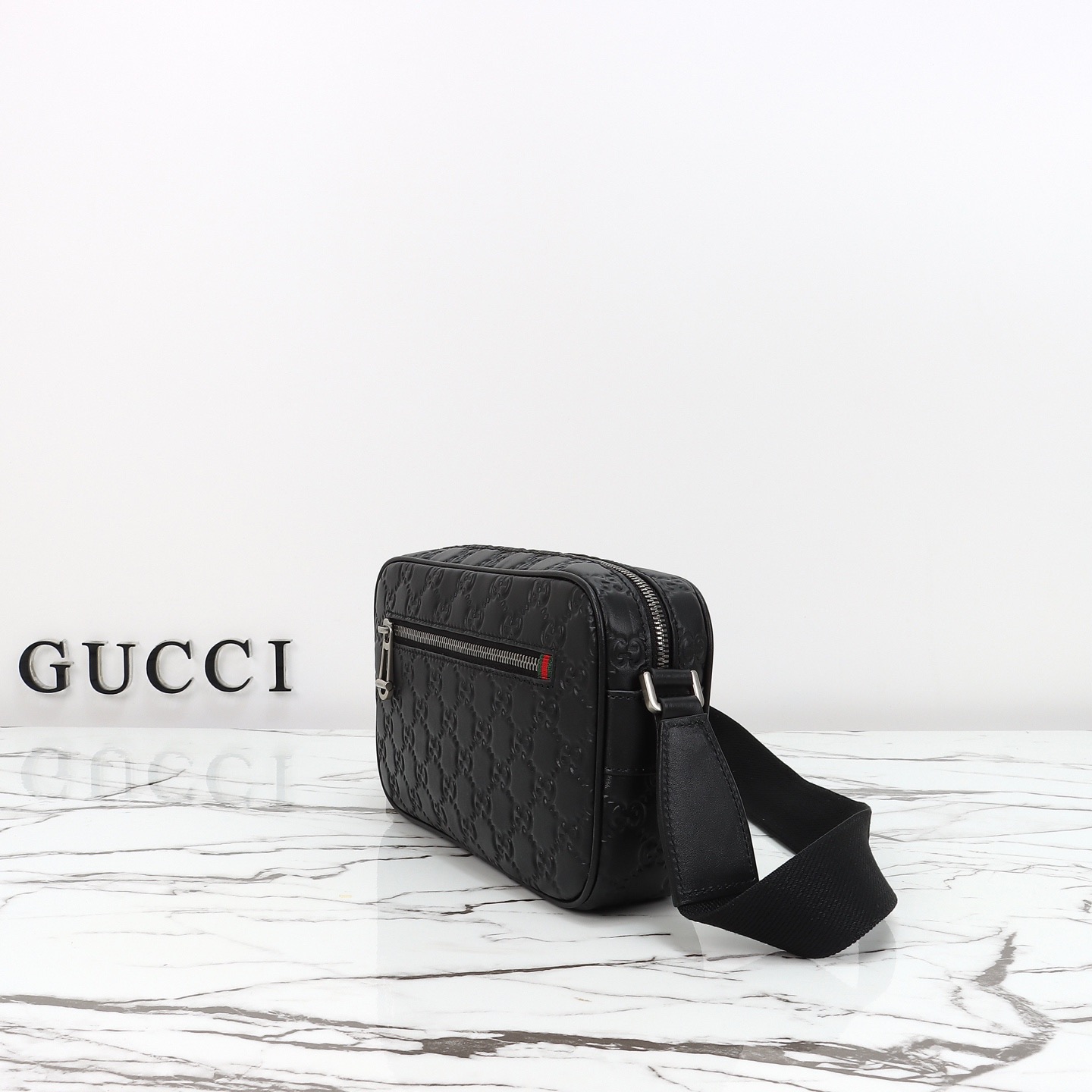 Gucci 구찌 GG 엠보싱 레더 크로스백 블랙 실버 하드웨어 850242 3