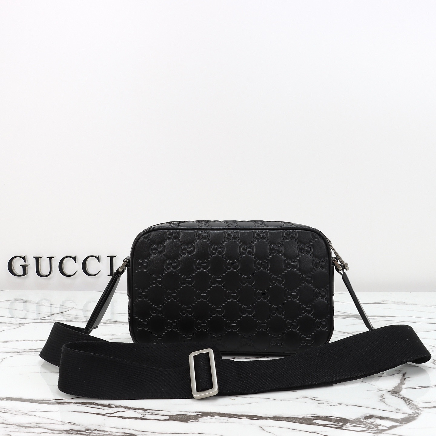 Gucci 구찌 GG 엠보싱 레더 크로스백 블랙 실버 하드웨어 850242 4