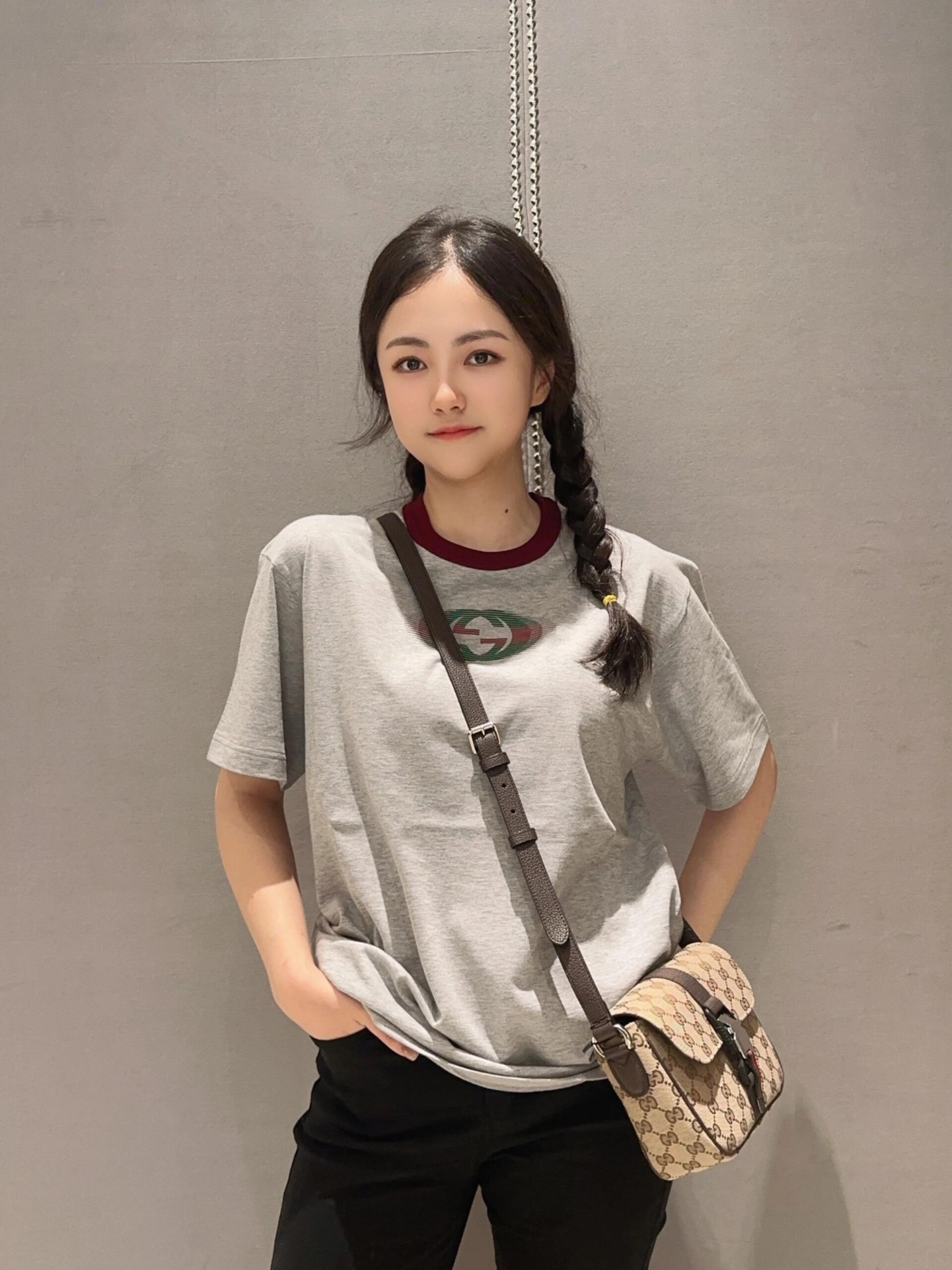 Gucci 구찌 GG 수프림 캔버스 버클 크로스백 베이지 브라운 4