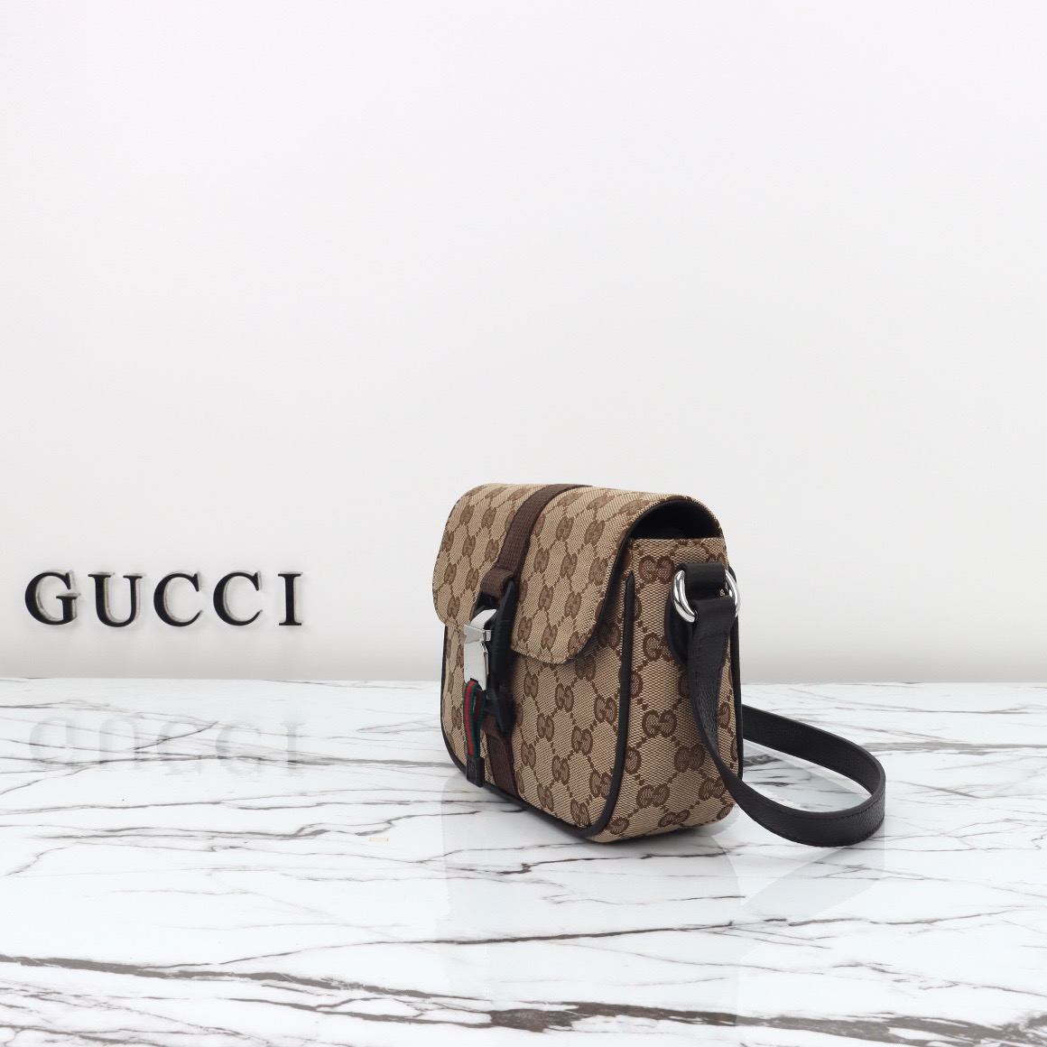 Gucci 구찌 GG 수프림 캔버스 버클 크로스백 베이지 브라운 11