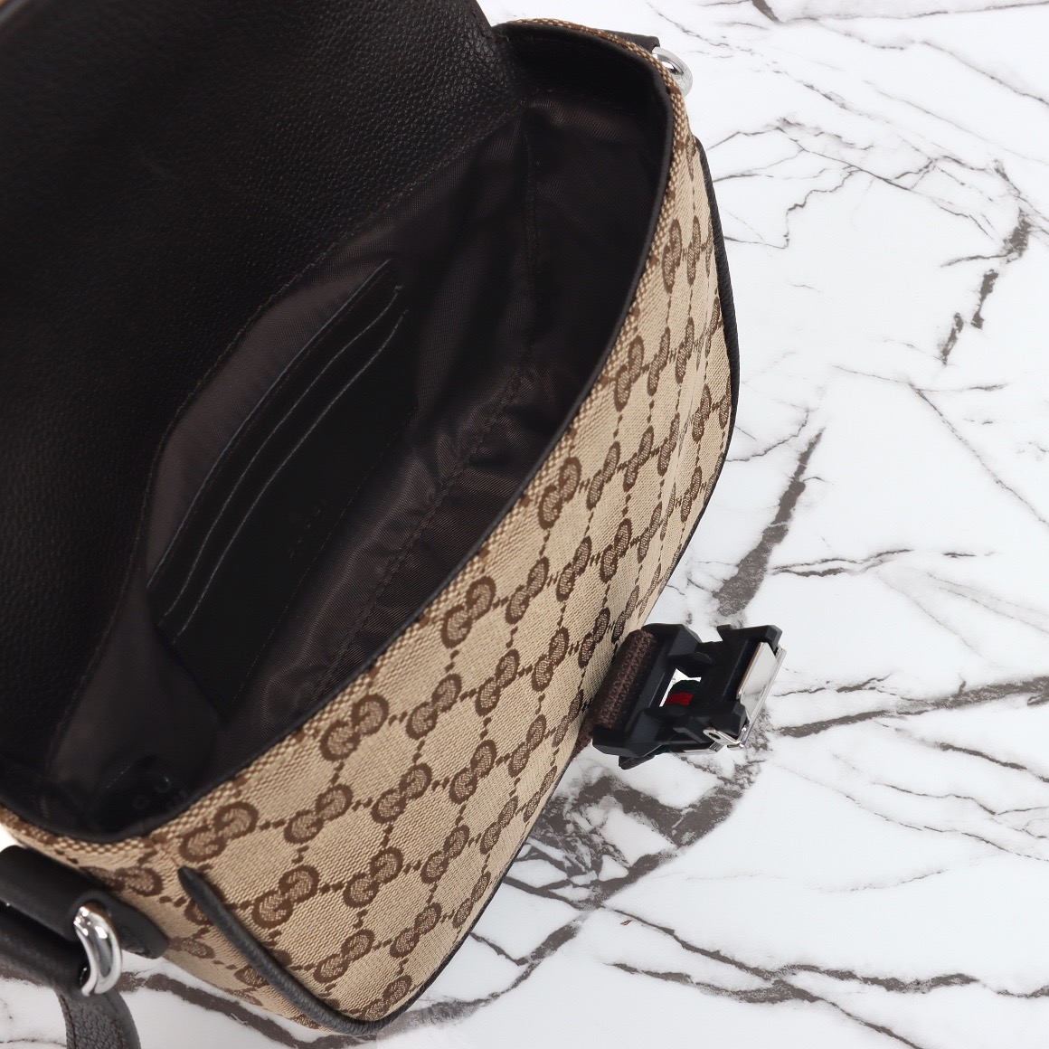 Gucci 구찌 GG 수프림 캔버스 버클 크로스백 베이지 브라운 18