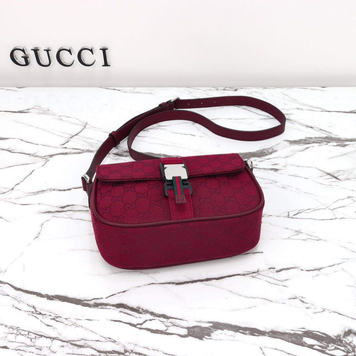 Gucci 구찌 GG 수프림 캔버스 버클 크로스백 베이지 브라운 8