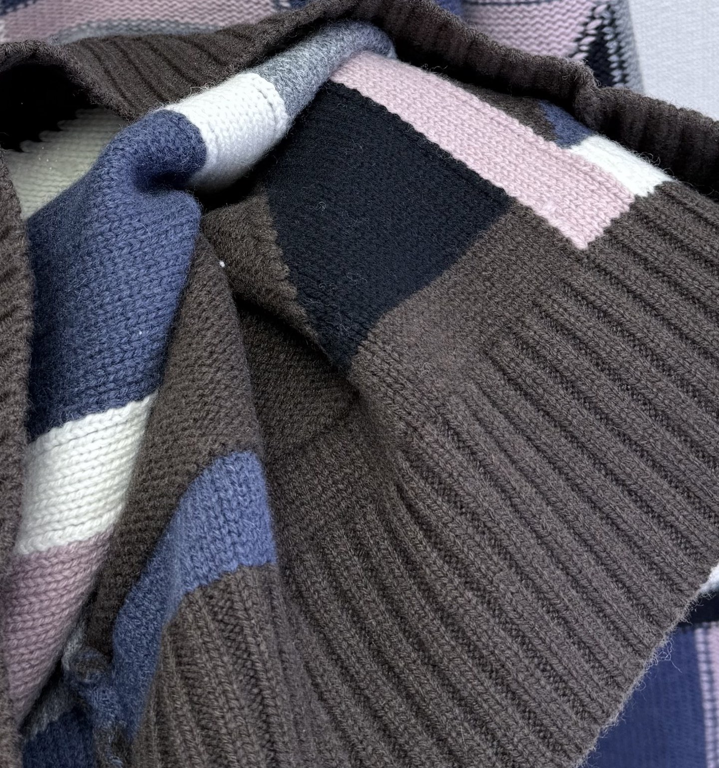 Hermes 에르메스 2025 FW 남성 하프집업 패턴 니트 풀오버 10