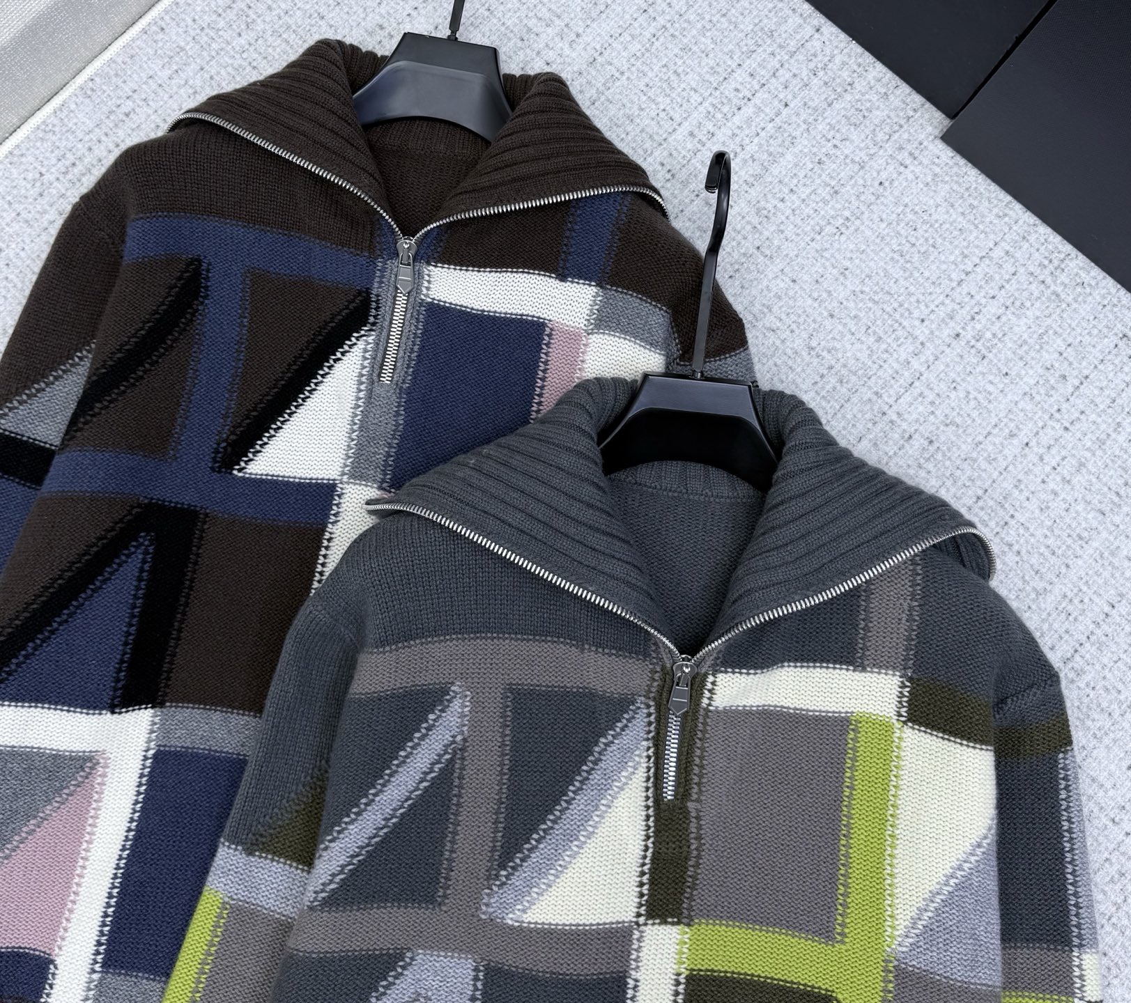 Hermes 에르메스 2025 FW 남성 하프집업 패턴 니트 풀오버 16