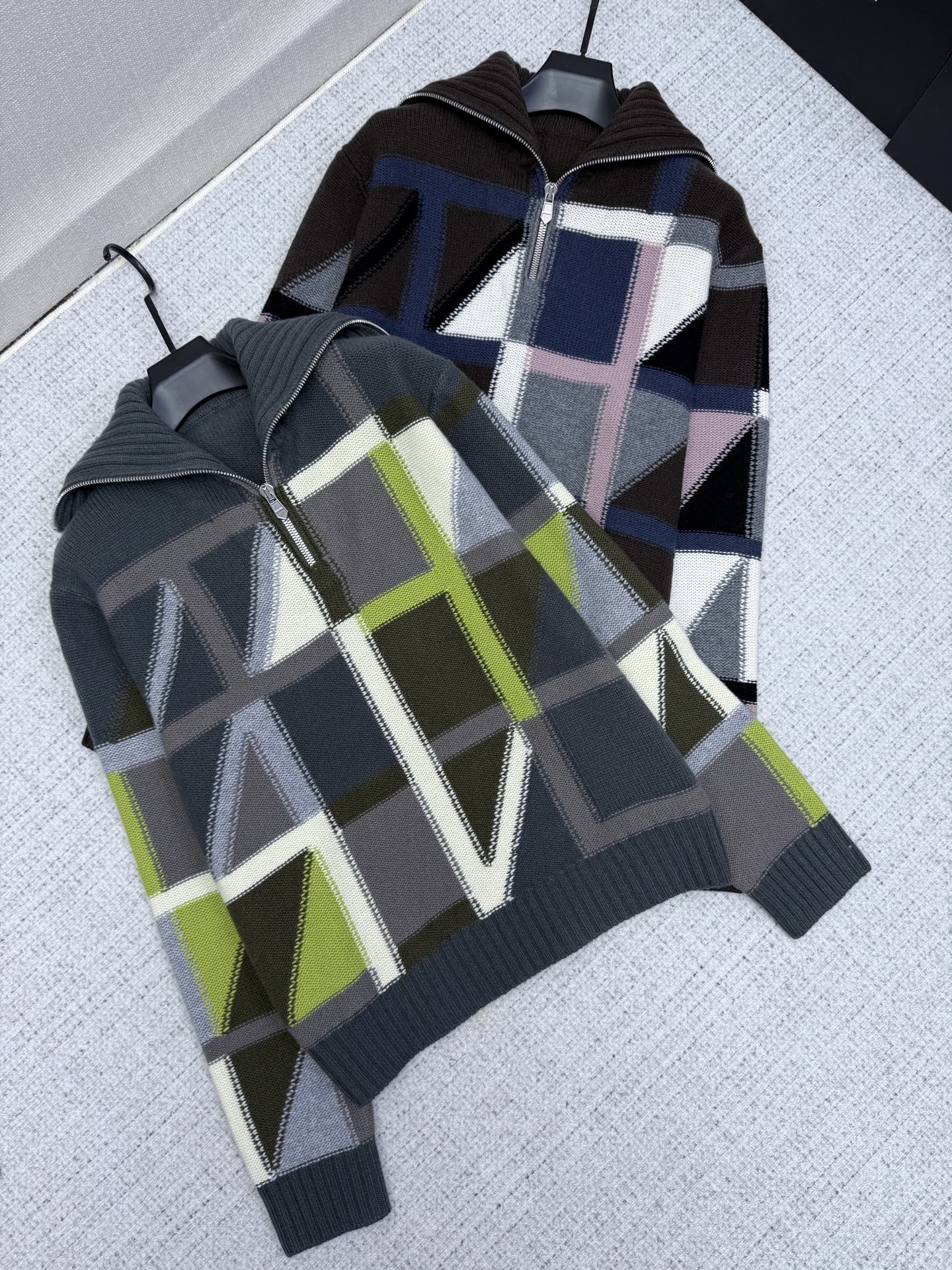 Hermes 에르메스 2025 FW 남성 하프집업 패턴 니트 풀오버 17