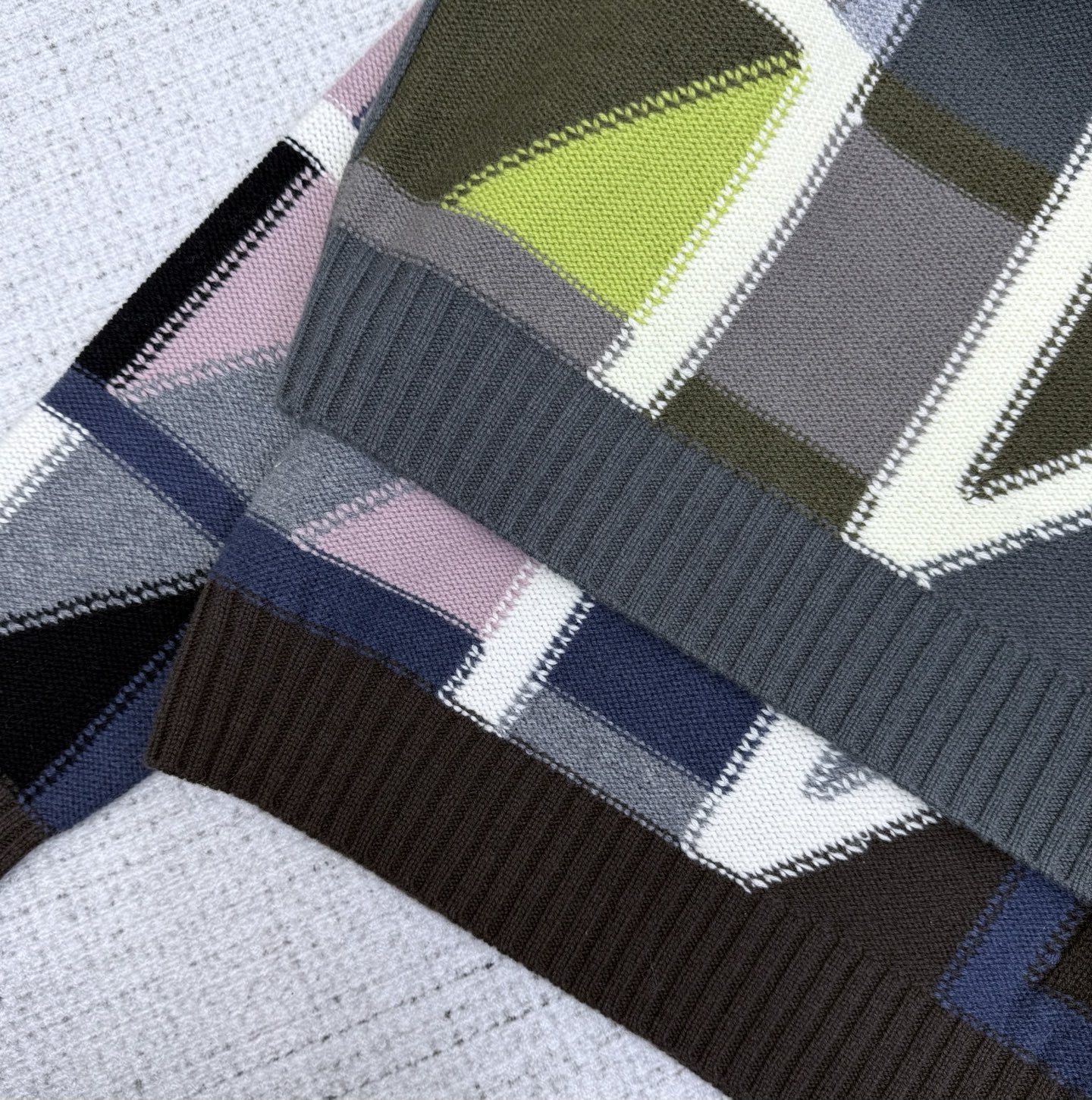 Hermes 에르메스 2025 FW 남성 하프집업 패턴 니트 풀오버 20