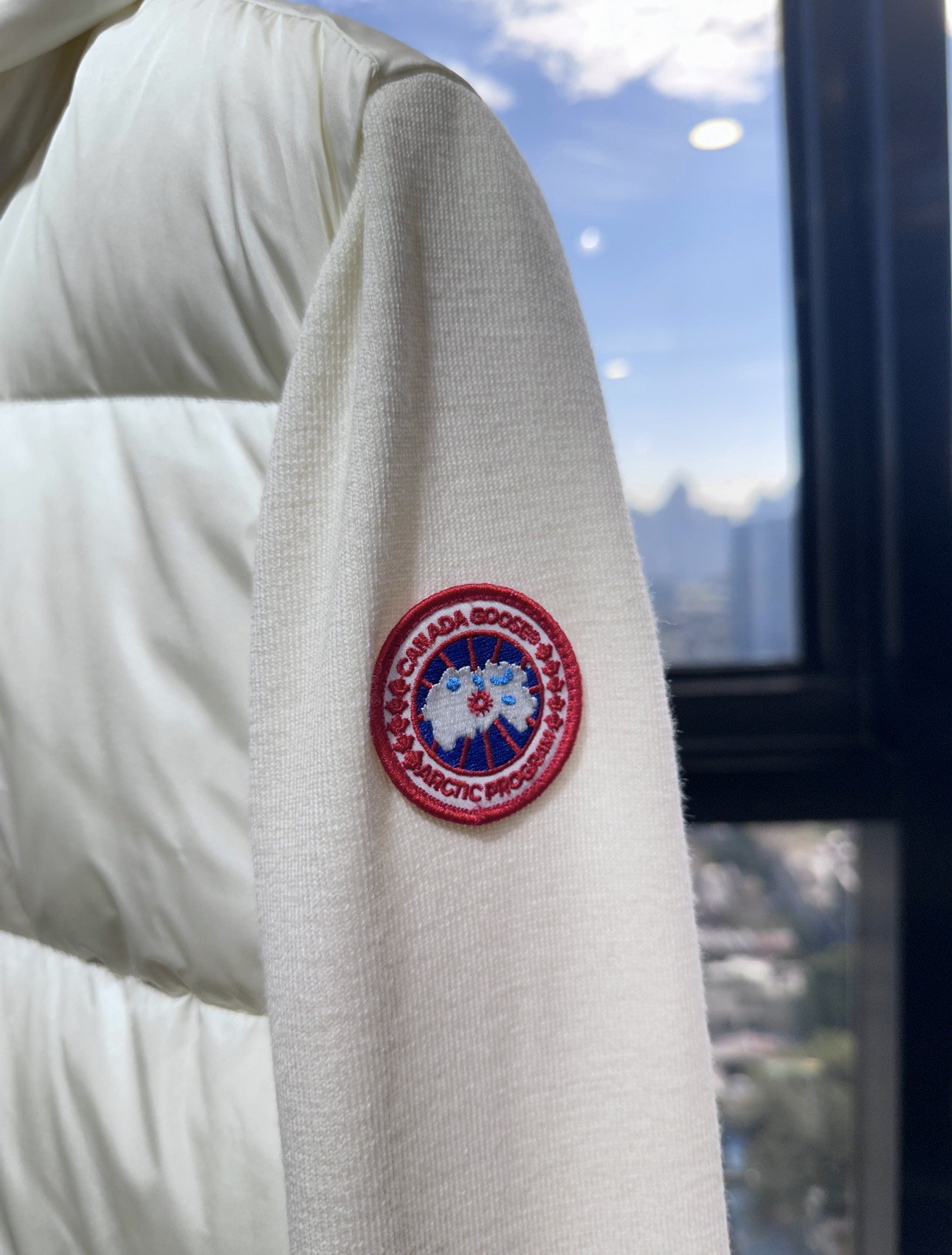 Canada Goose 캐나다구스 HyBridge 니트 패널 다운 후드 집업 6507WT 4