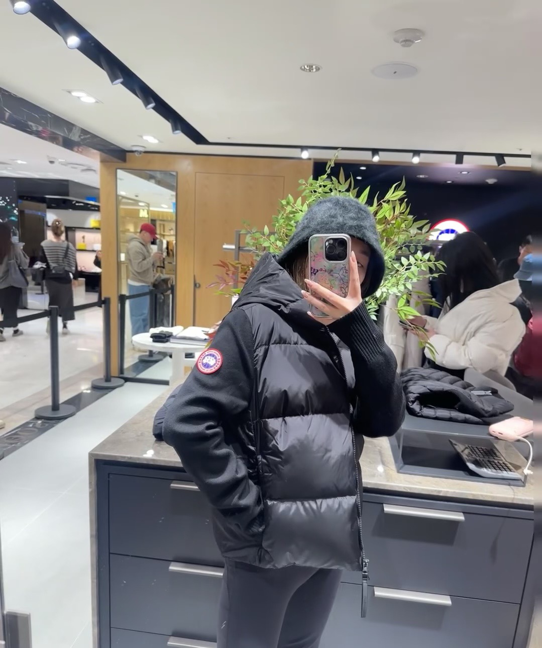 Canada Goose 캐나다구스 HyBridge 니트 패널 다운 후드 집업 6507WT 18