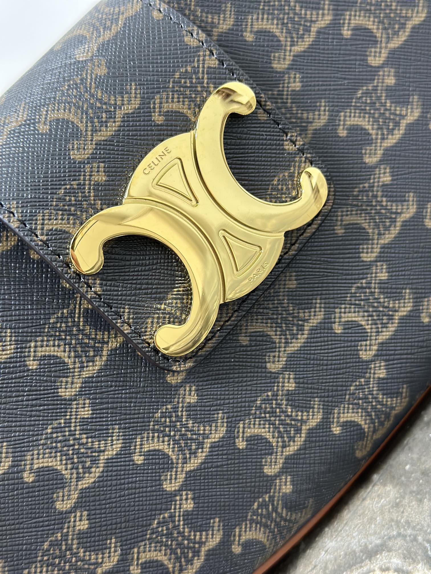 Celine 셀린느 AVA 아바 트리오페 캔버스 숄더백 브라운 골드 하드웨어 11