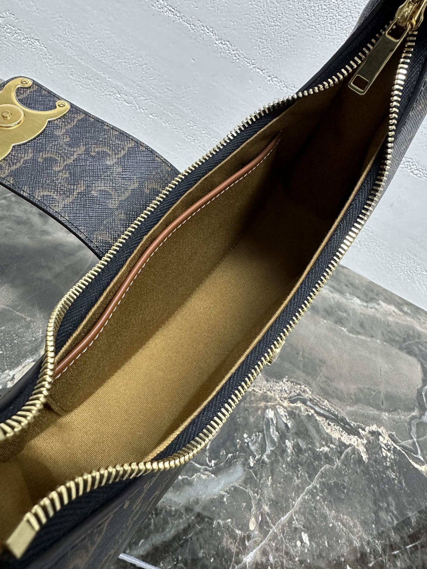 Celine 셀린느 AVA 아바 트리오페 캔버스 숄더백 브라운 골드 하드웨어 14