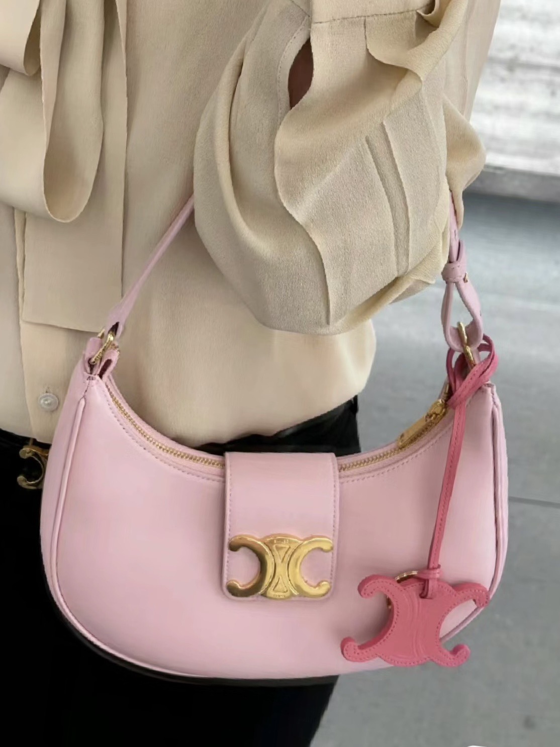 Celine 셀린느 AVA 아바 트리오페 캔버스 숄더백 브라운 골드 하드웨어 5