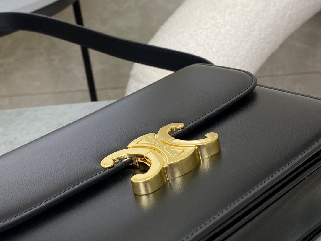 Celine 셀린느 트리오프 클래식 박스 백 미디움 스무스 카프스킨 블랙 골드 9