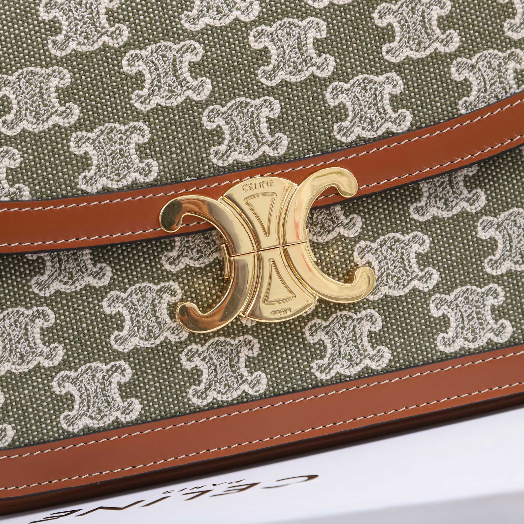 Celine 셀린느 트리오프 클래식 박스 백 미디움 스무스 카프스킨 블랙 골드 5