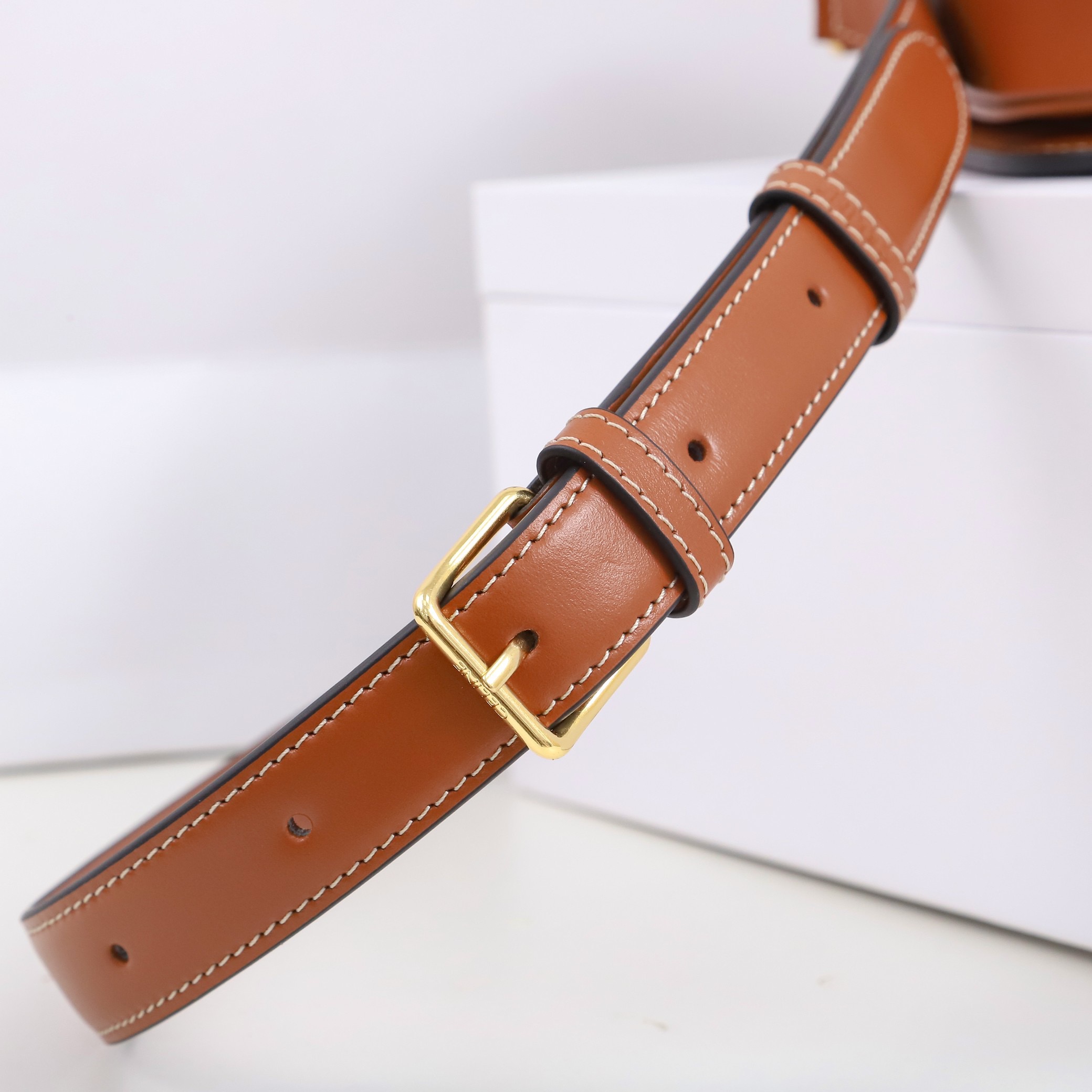 Celine 셀린느 트리오프 클래식 박스 백 미디움 스무스 카프스킨 블랙 골드 7