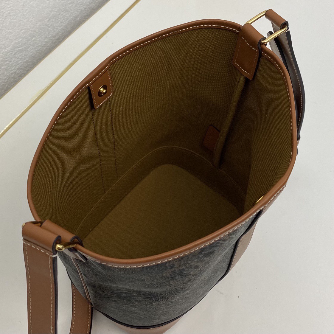 Celine 셀린느 트리오페 캔버스 미니 버킷백 코팅 캔버스 카프스킨 브라운 17