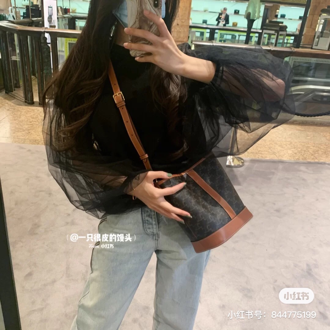 Celine 셀린느 트리오페 캔버스 미니 버킷백 코팅 캔버스 카프스킨 브라운 24