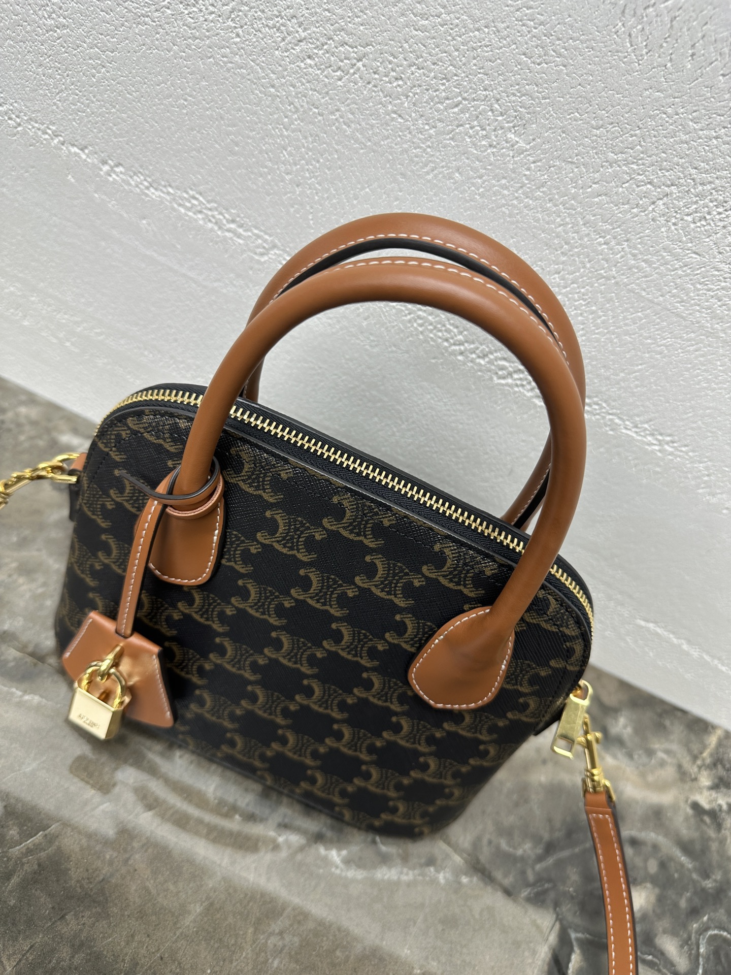 Celine 셀린느 Teen Honorine 트리오프 코팅 캔버스 토트백 브라운 10