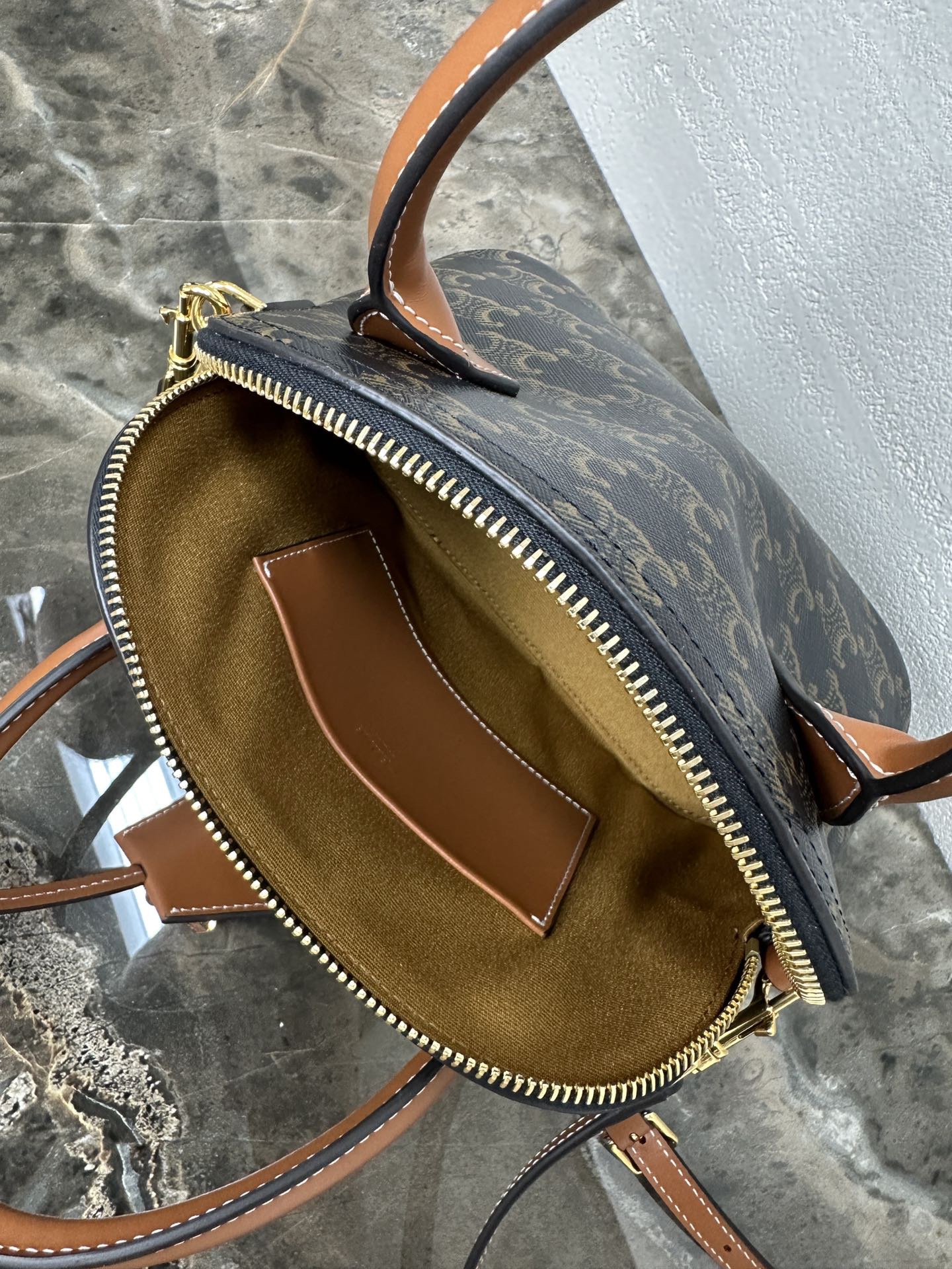 Celine 셀린느 Teen Honorine 트리오프 코팅 캔버스 토트백 브라운 12