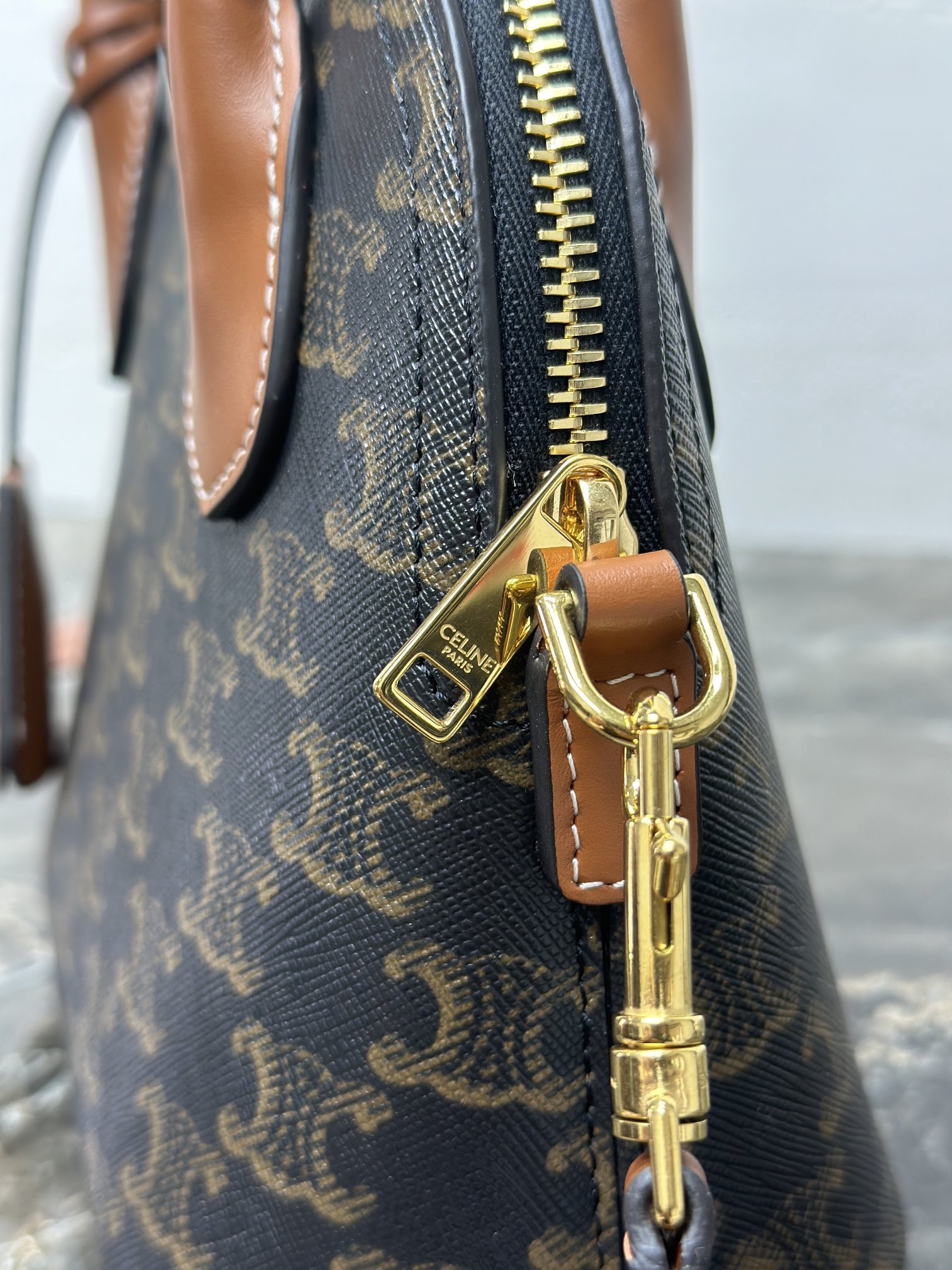 Celine 셀린느 Teen Honorine 트리오프 코팅 캔버스 토트백 브라운 16