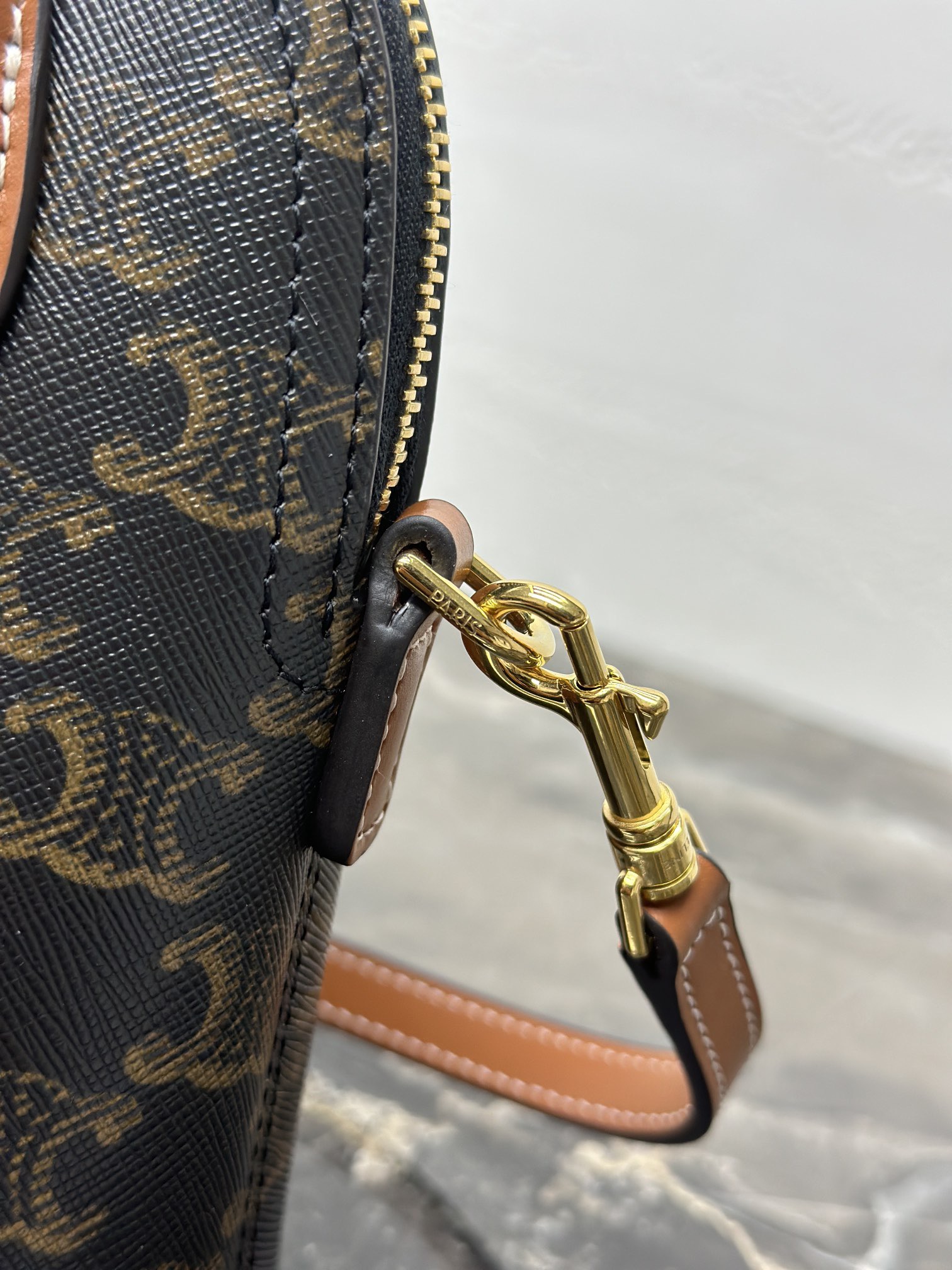 Celine 셀린느 Teen Honorine 트리오프 코팅 캔버스 토트백 브라운 17