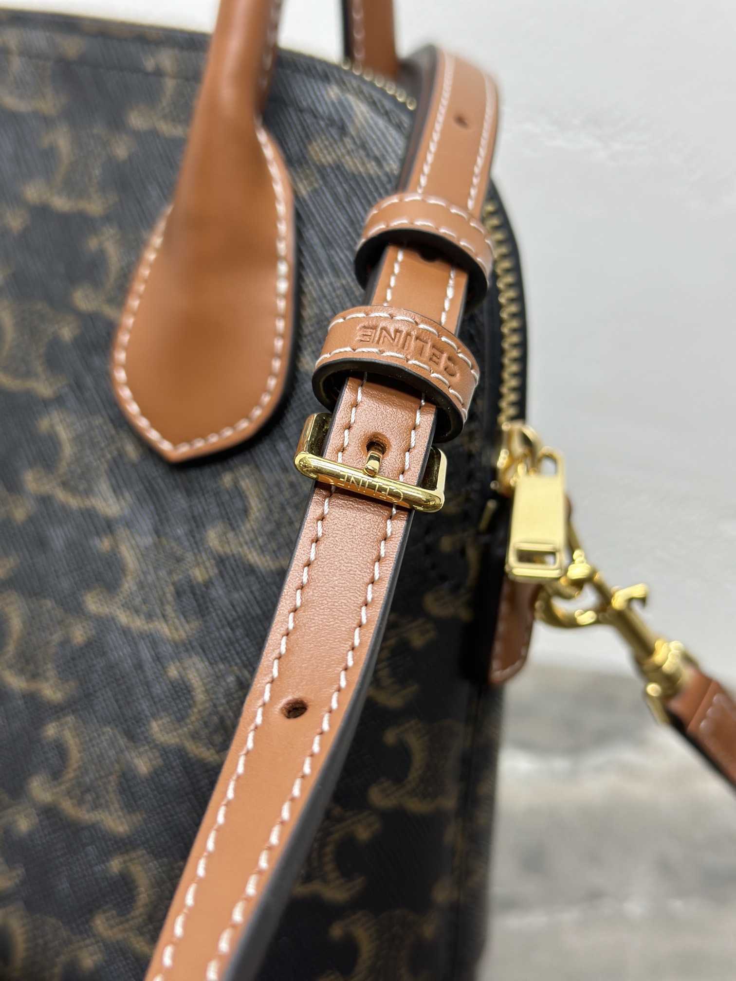 Celine 셀린느 Teen Honorine 트리오프 코팅 캔버스 토트백 브라운 21