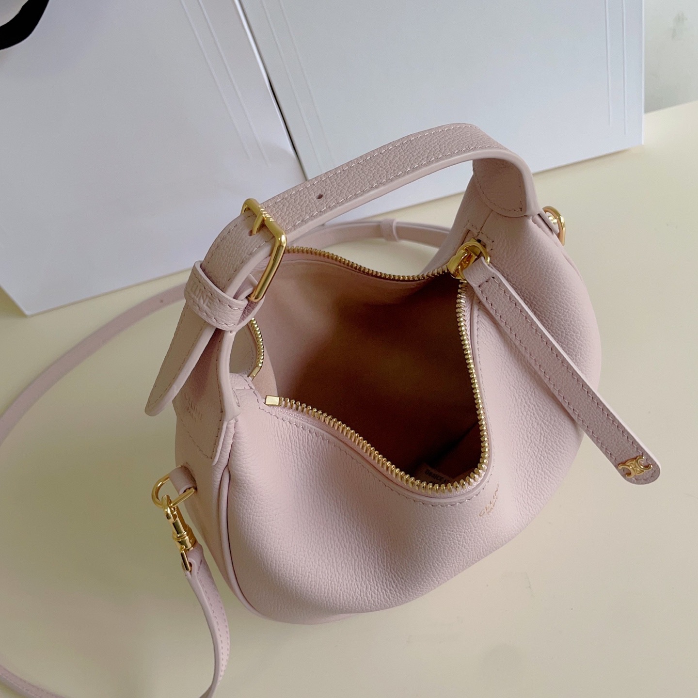 Celine 셀린느 루루 스몰 하프문 호보백 그레인드 카프스킨 파우더 핑크 골드 하드웨어 7