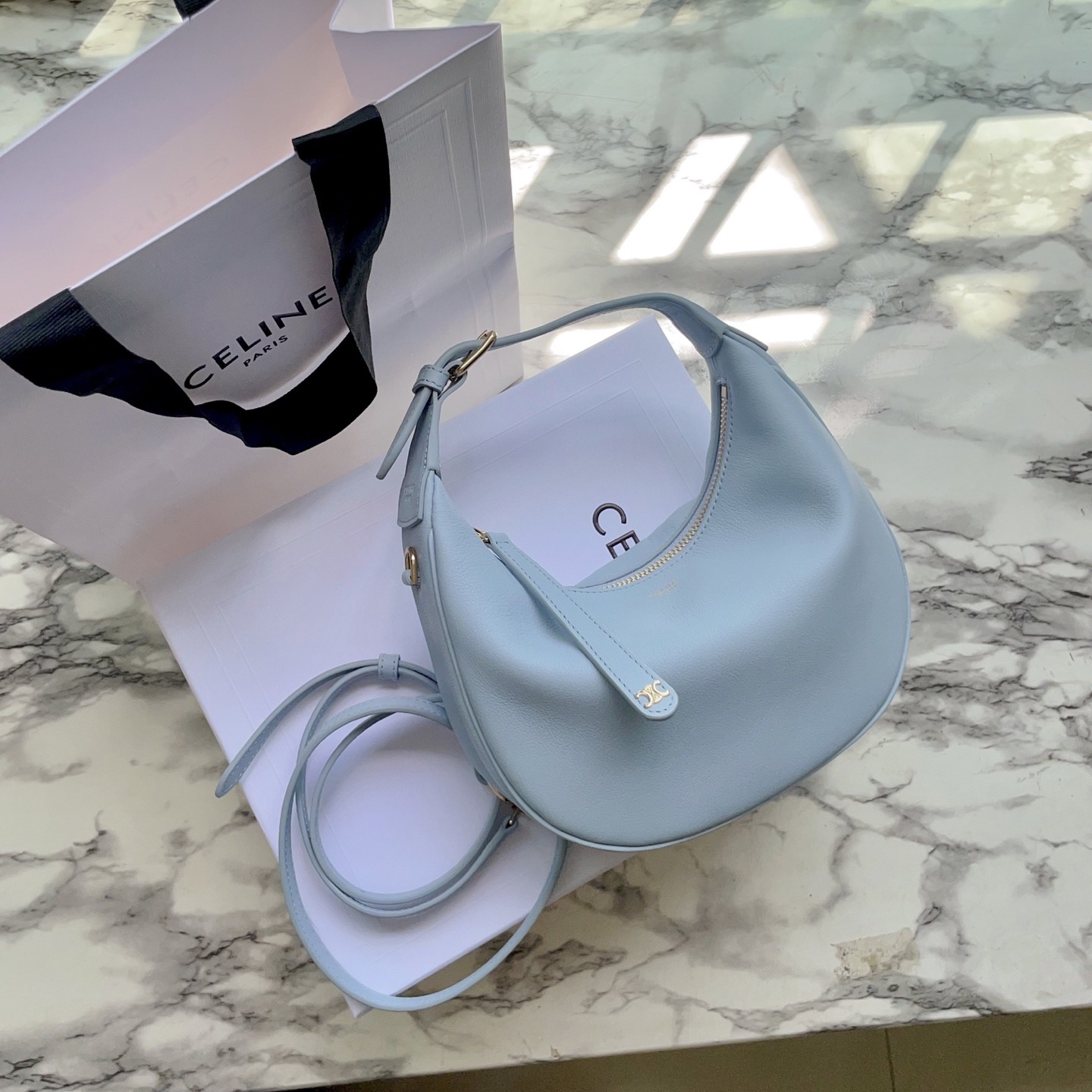 Celine 셀린느 루루 스몰 하프문 호보백 그레인드 카프스킨 파우더 핑크 골드 하드웨어 1