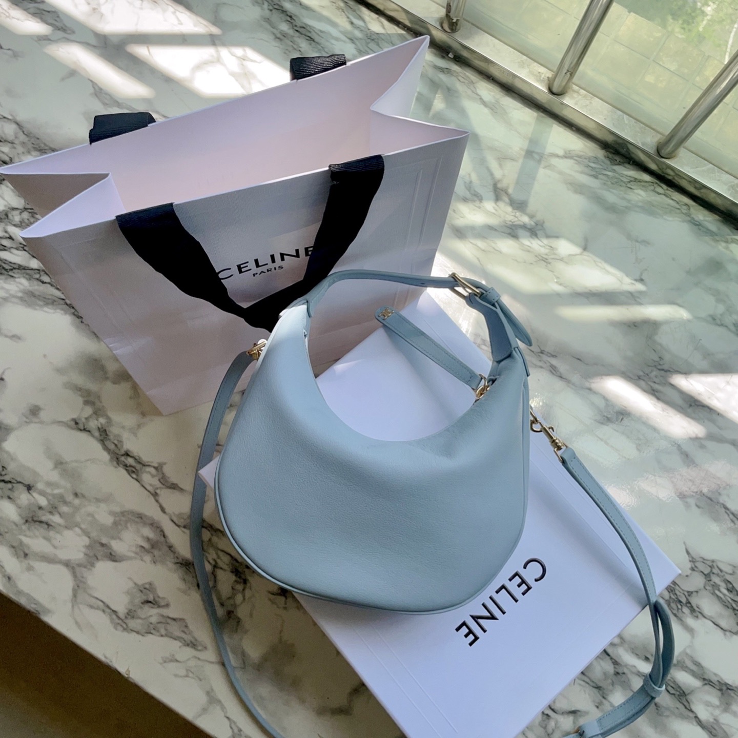 Celine 셀린느 루루 스몰 하프문 호보백 그레인드 카프스킨 파우더 핑크 골드 하드웨어 2