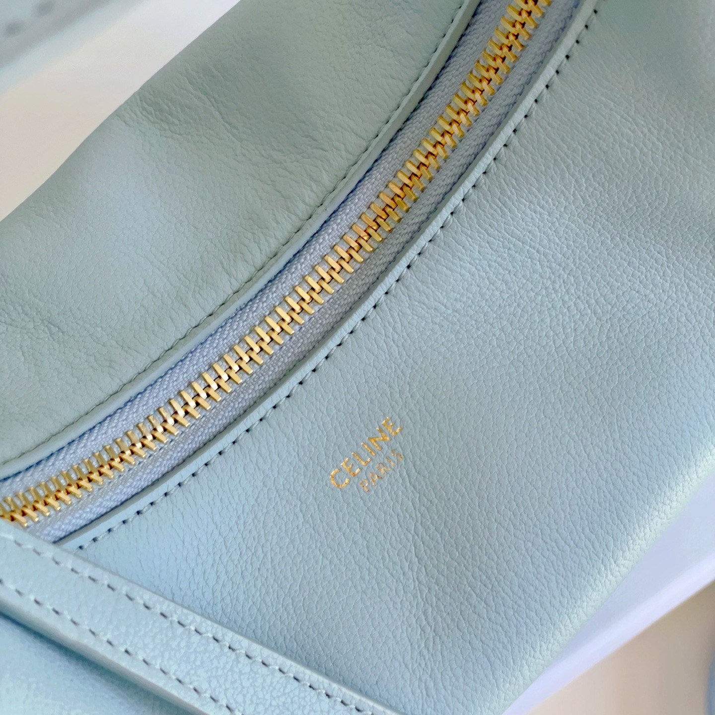 Celine 셀린느 루루 스몰 하프문 호보백 그레인드 카프스킨 파우더 핑크 골드 하드웨어 5