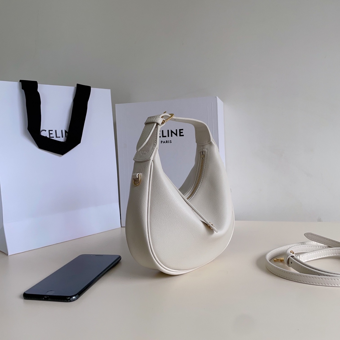 Celine 셀린느 루루 스몰 하프문 호보백 그레인드 카프스킨 파우더 핑크 골드 하드웨어 7