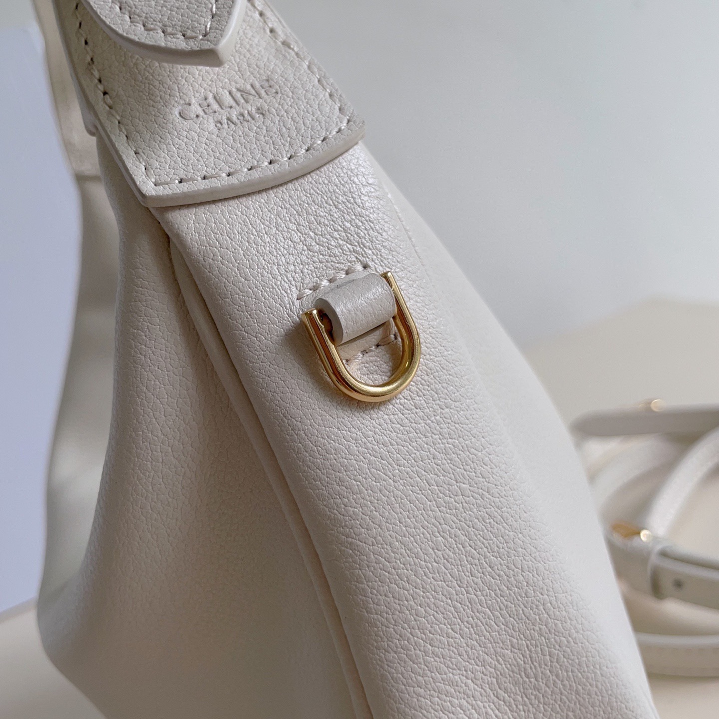 Celine 셀린느 루루 스몰 하프문 호보백 그레인드 카프스킨 파우더 핑크 골드 하드웨어 10