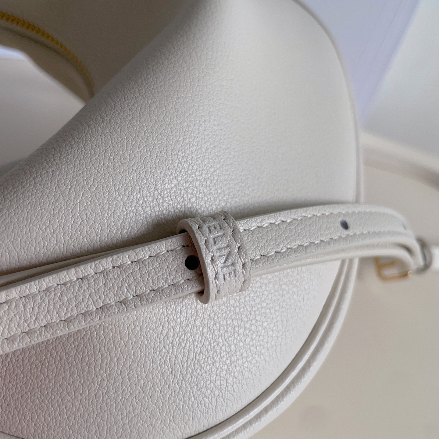 Celine 셀린느 루루 스몰 하프문 호보백 그레인드 카프스킨 파우더 핑크 골드 하드웨어 13