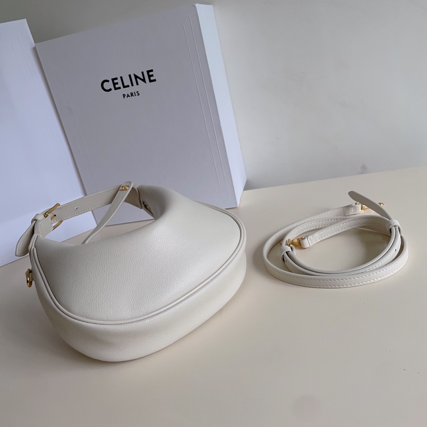 Celine 셀린느 루루 스몰 하프문 호보백 그레인드 카프스킨 파우더 핑크 골드 하드웨어 14