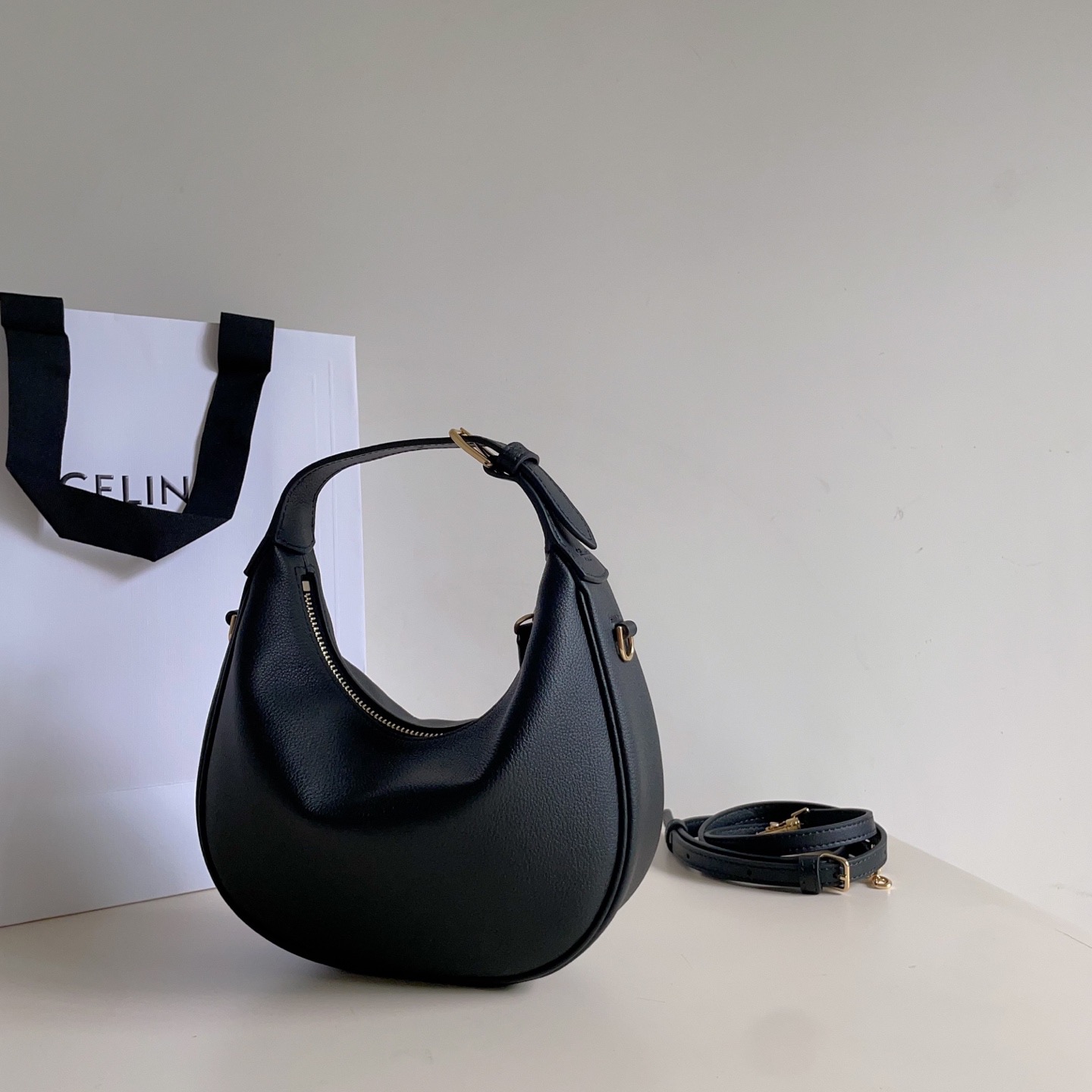 Celine 셀린느 루루 스몰 하프문 호보백 그레인드 카프스킨 파우더 핑크 골드 하드웨어 8