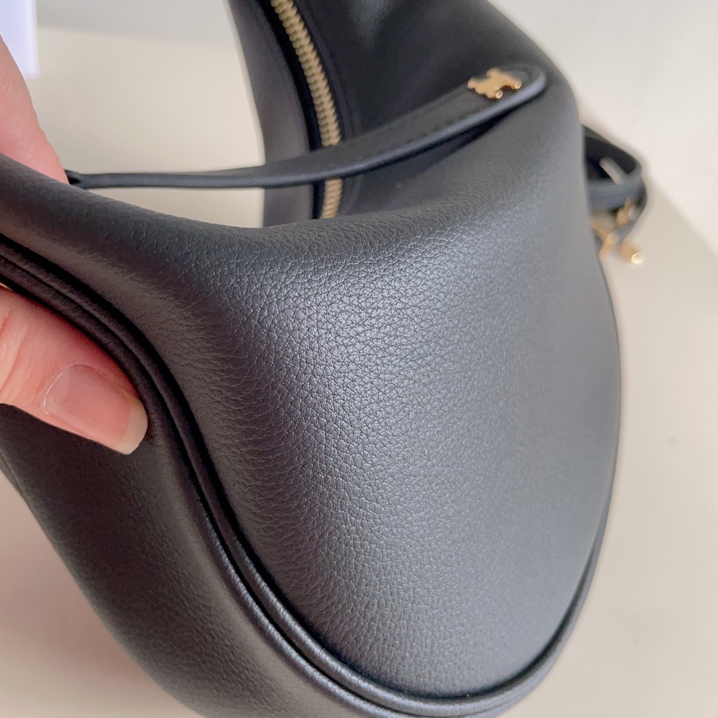 Celine 셀린느 루루 스몰 하프문 호보백 그레인드 카프스킨 파우더 핑크 골드 하드웨어 14