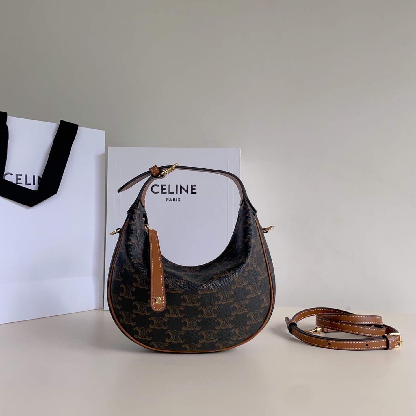 Celine 셀린느 루루 스몰 하프문 호보백 그레인드 카프스킨 파우더 핑크 골드 하드웨어 6