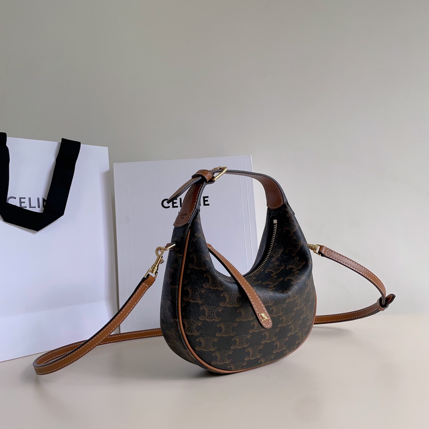 Celine 셀린느 루루 스몰 하프문 호보백 그레인드 카프스킨 파우더 핑크 골드 하드웨어 7