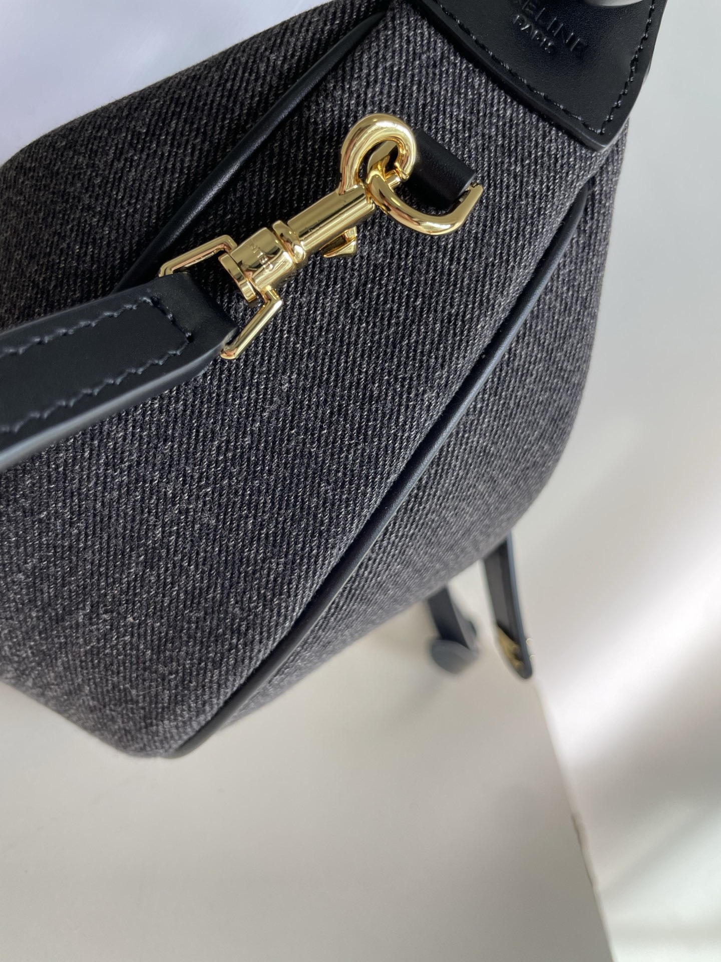 Celine 셀린느 루루 스몰 하프문 호보백 그레인드 카프스킨 파우더 핑크 골드 하드웨어 10