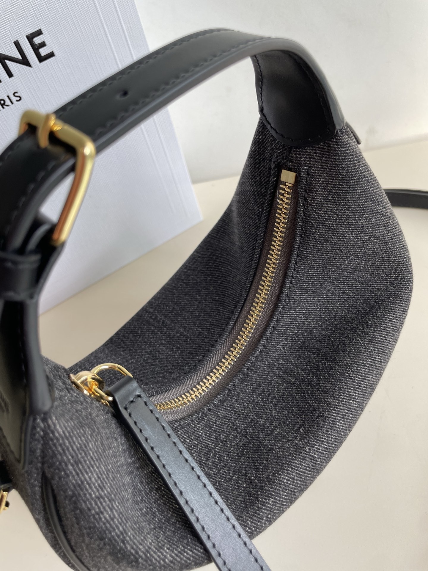 Celine 셀린느 루루 스몰 하프문 호보백 그레인드 카프스킨 파우더 핑크 골드 하드웨어 11