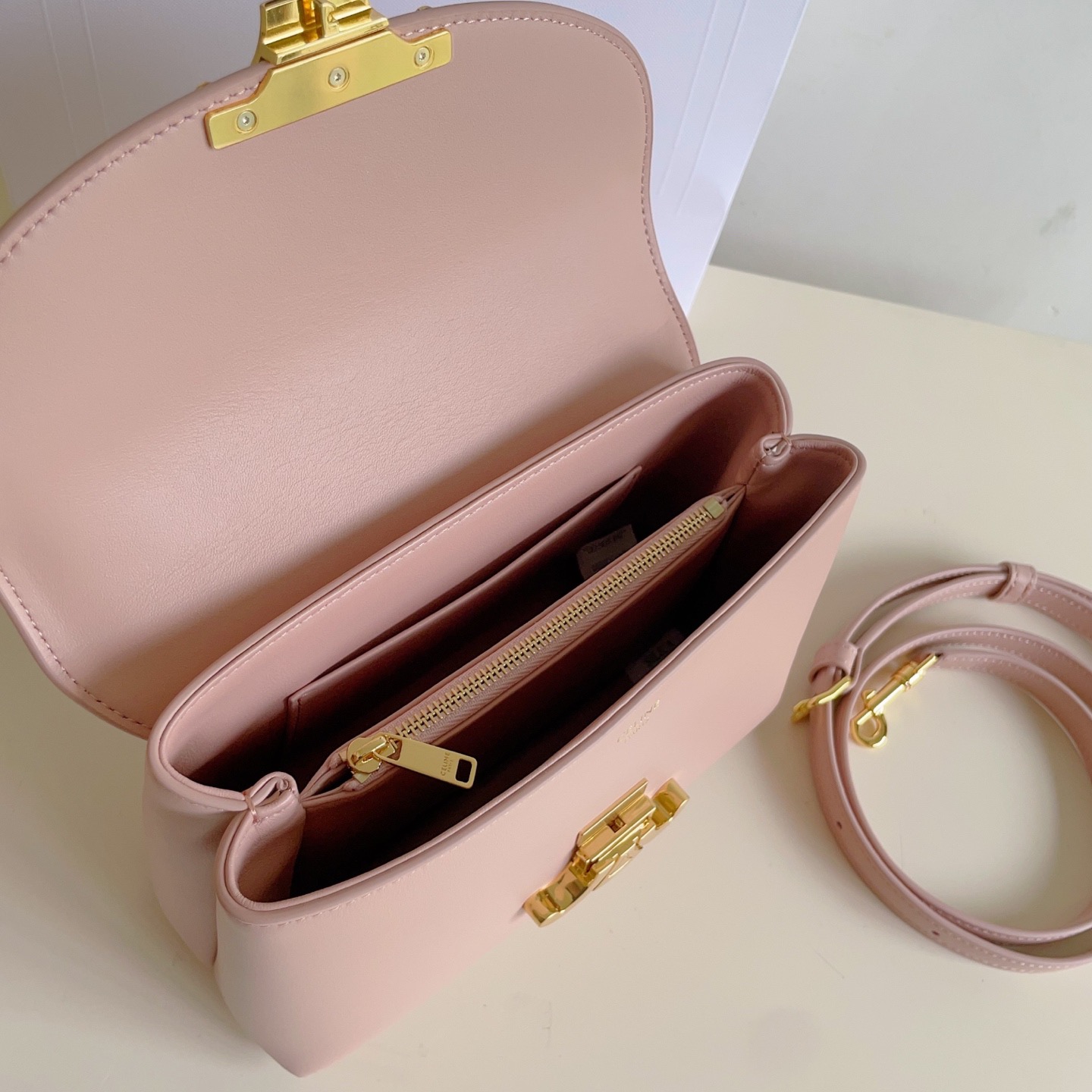 Celine 셀린느 Nino 트리오므프 탑핸들백 스무스 카프스킨 로즈 핑크 골드 하드웨어 11