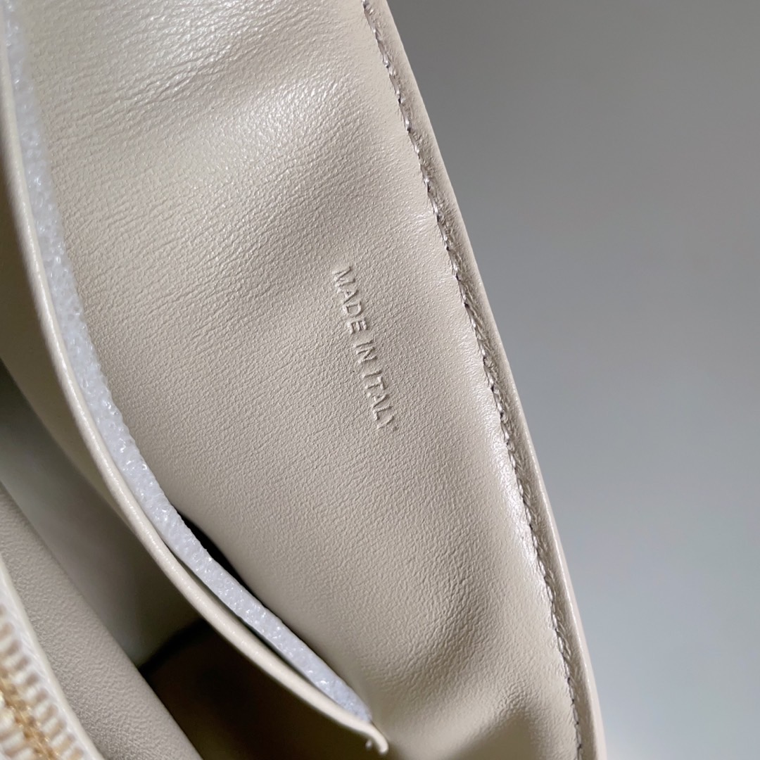 Celine 셀린느 Nino 트리오므프 탑핸들백 스무스 카프스킨 로즈 핑크 골드 하드웨어 11