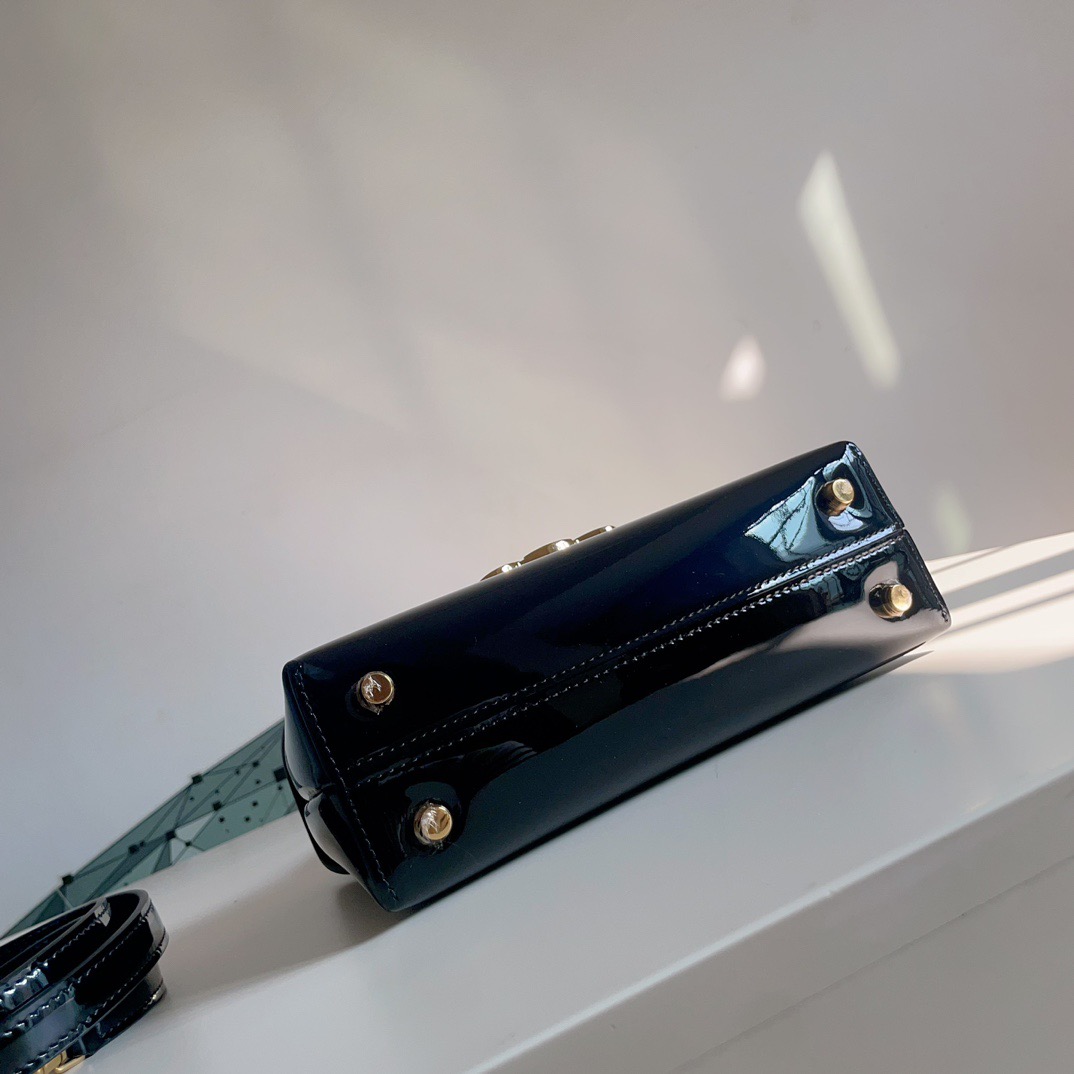 Celine 셀린느 TEEN NINO 탑핸들백 페이턴트 레더 블랙 골드 9